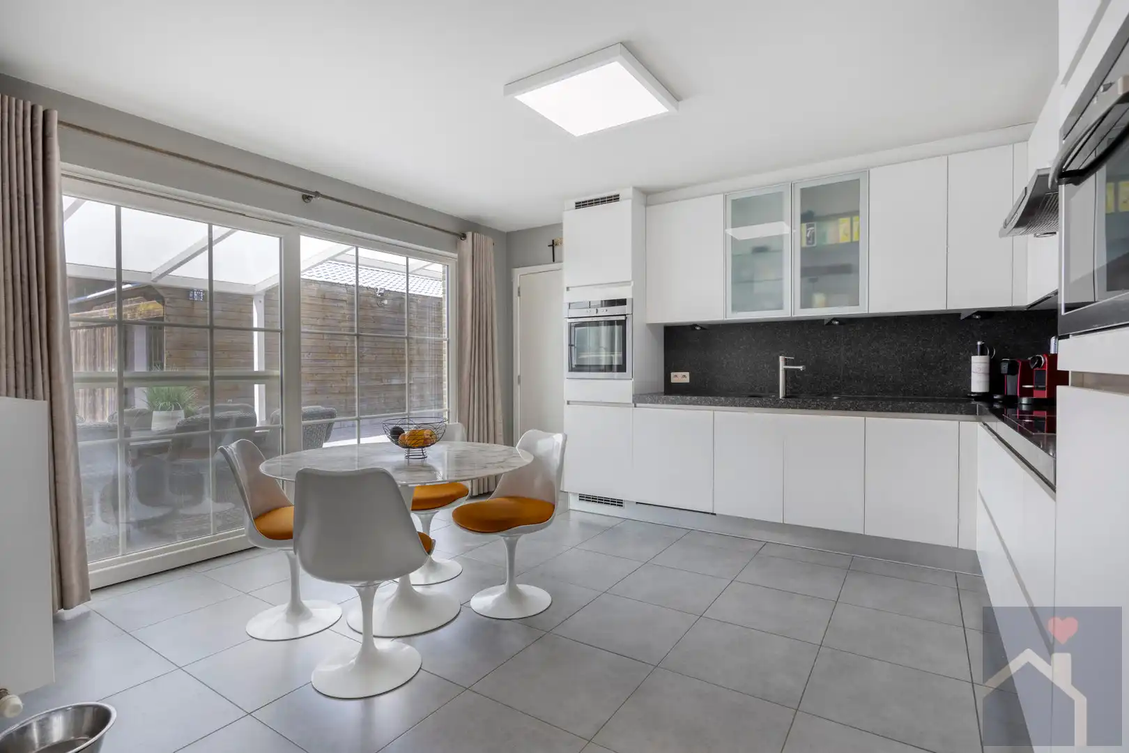 🐴 WONEN MET JE PAARDEN AAN HUIS? DIT IS ER ÉÉN OM TE BEKIJKEN! 🏡 foto 11