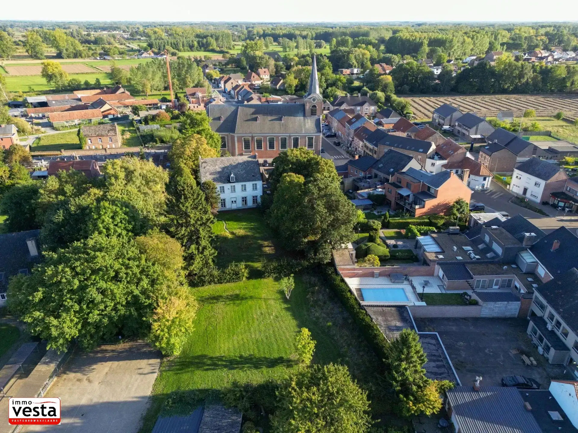 Voormalige pastorie met tal van mogelijkheden foto 36
