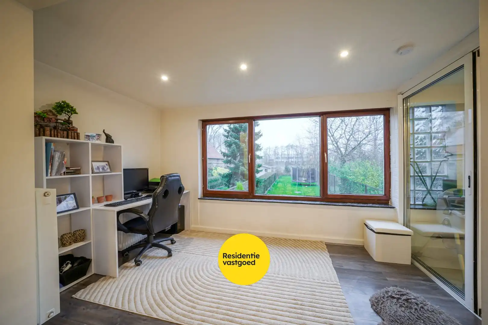 Instapklare woning met diepe tuin te Oostende foto 10