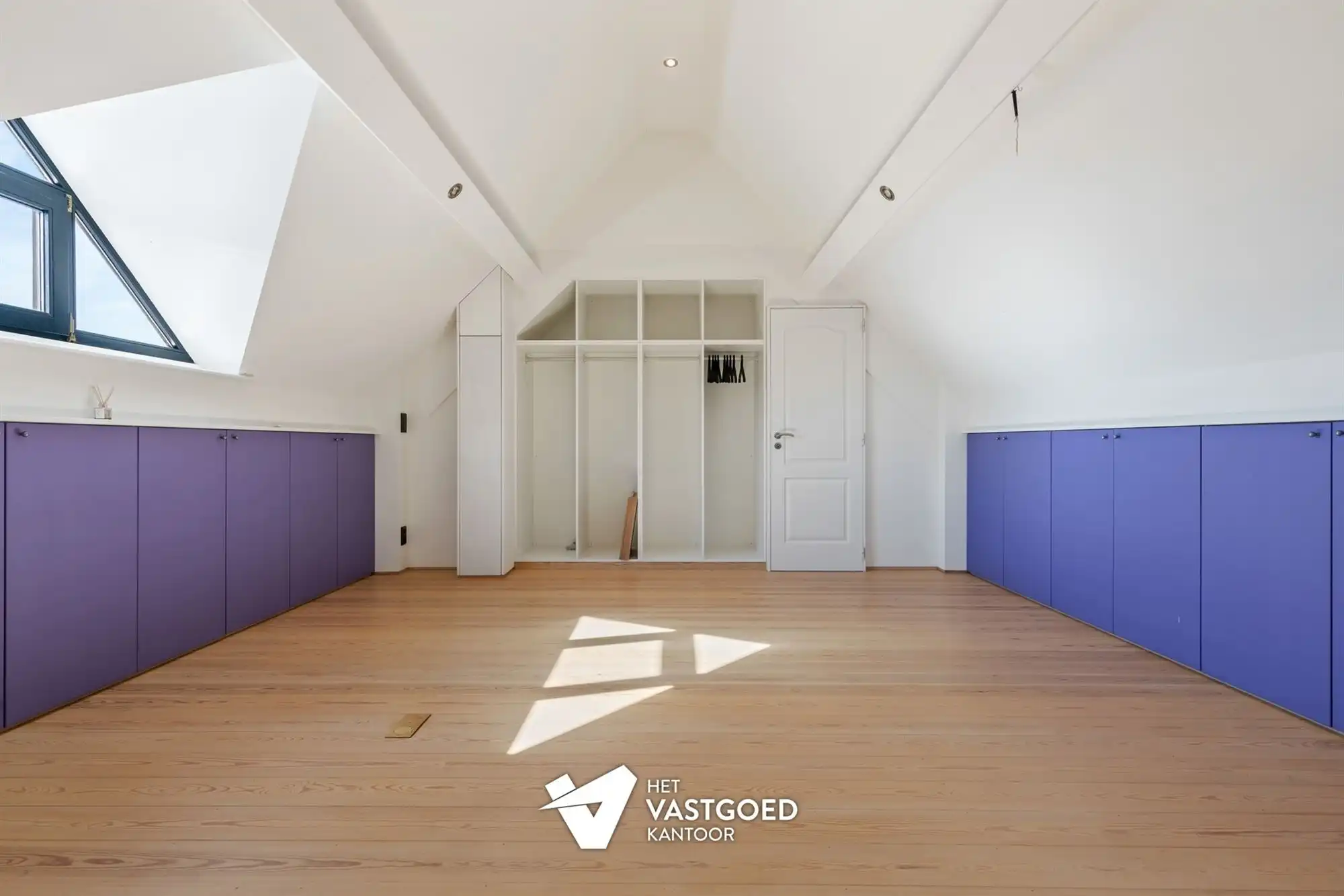 ZEER RUIME WONING MET TAL VAN MOGELIJKHEDEN OP BREED PERCEEL VAN 15 ARE TE KOERSEL foto 28