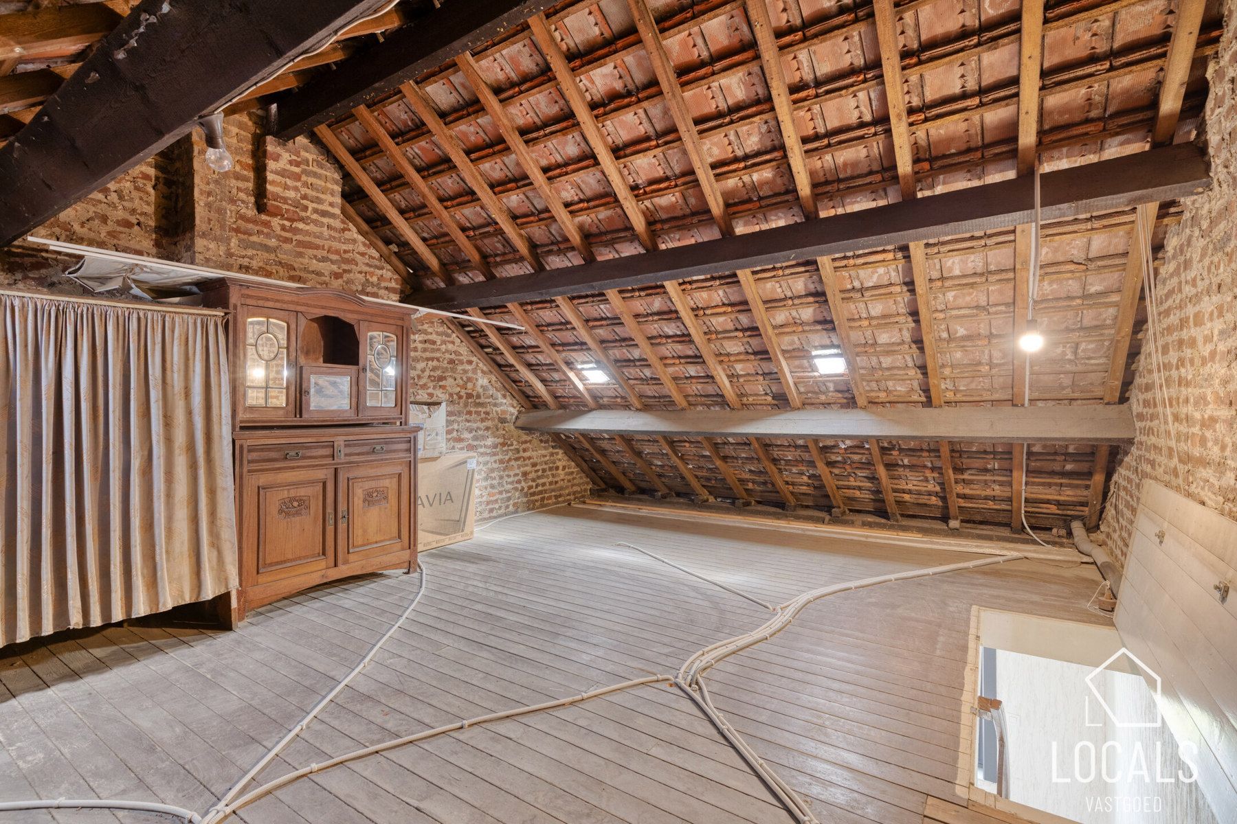 Deels gerenoveerde woning met stadstuin in hartje Ninove foto 16