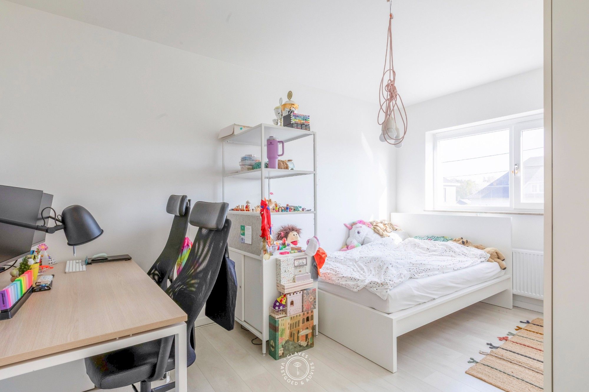 Instapklaar genieten in een moderne woning met tuin en zwembad foto 19