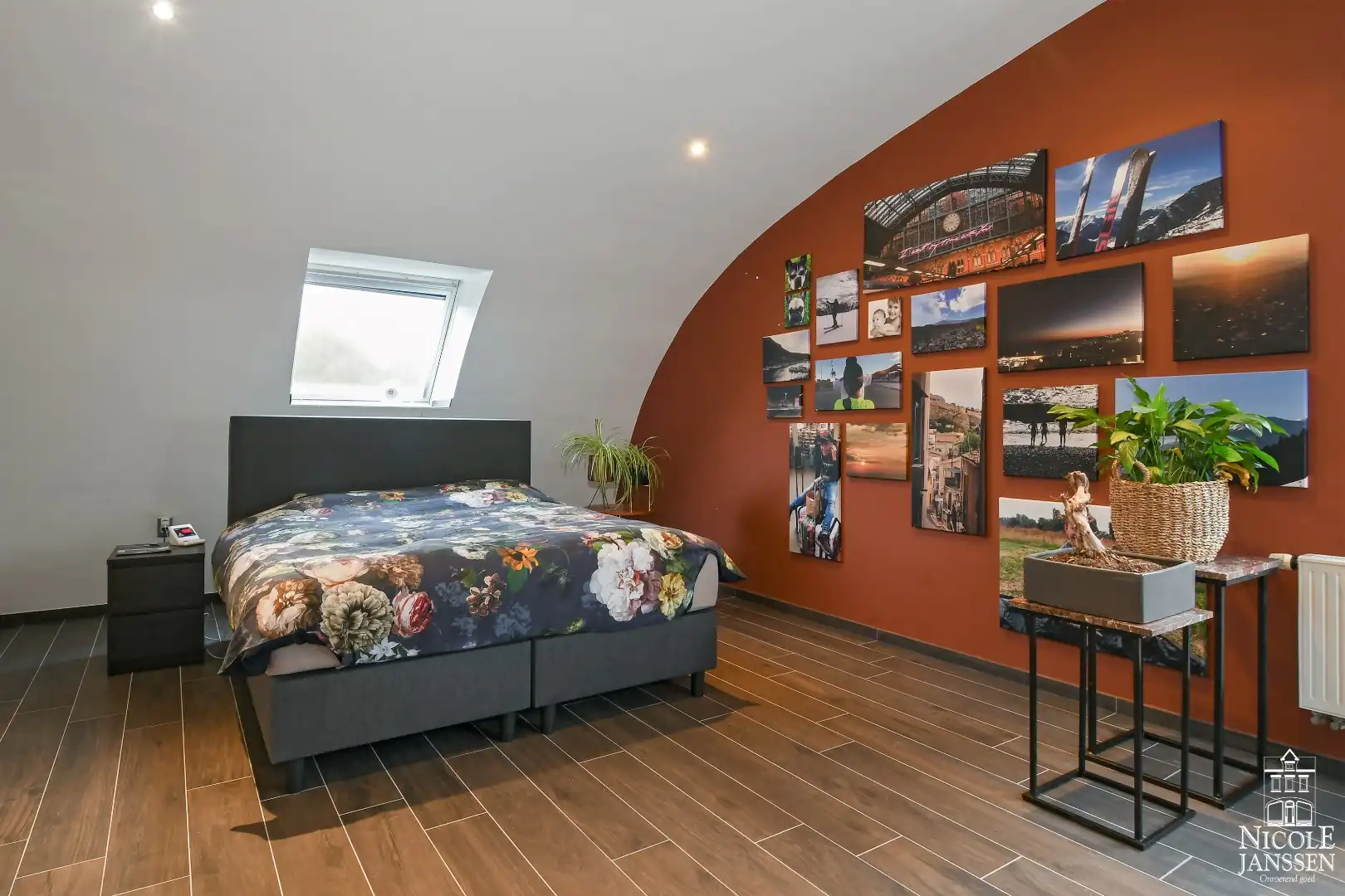 Moderne gezinswoning met bijzondere vormgeving foto 18