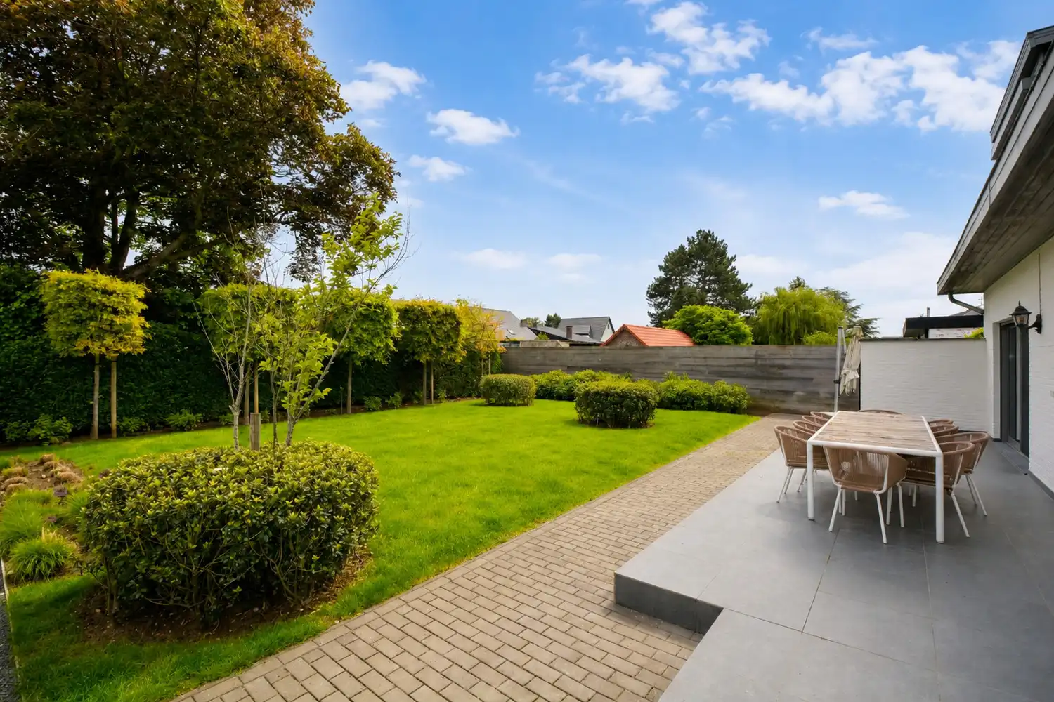 ENERGIEZUINIGE WONING MET 4 SLAAPKAMERS, GARAGE EN TUIN! foto 2