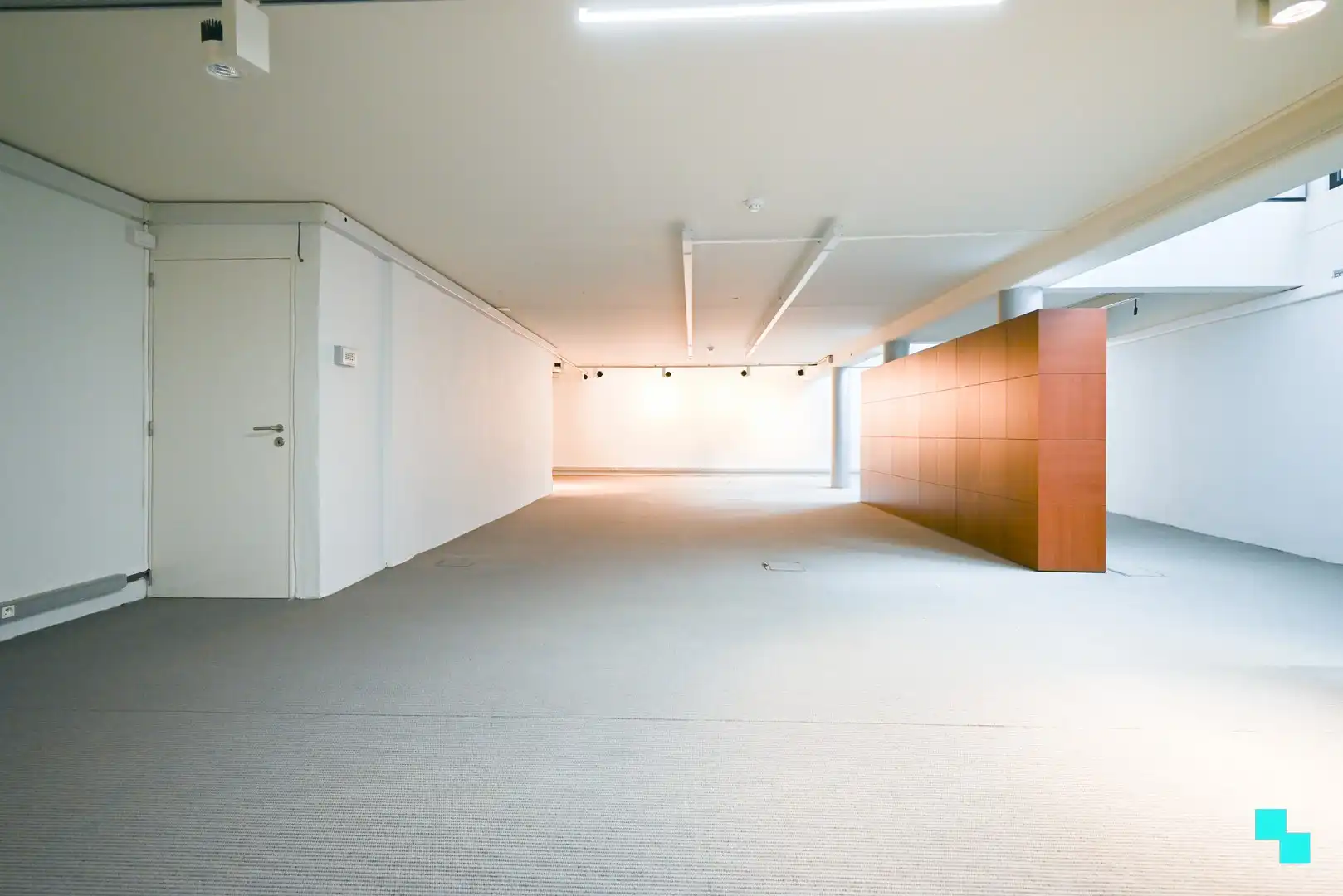 Commercieel gebouw van ca. 206 m² in het centrum van Izegem foto 16