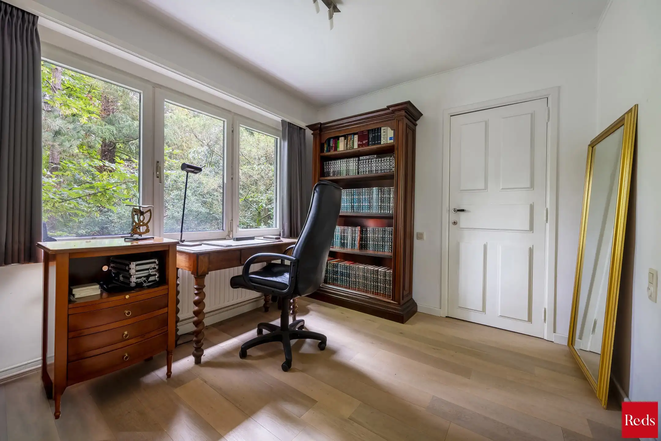 Instapklare villa met zwembad in groene omgeving foto 15