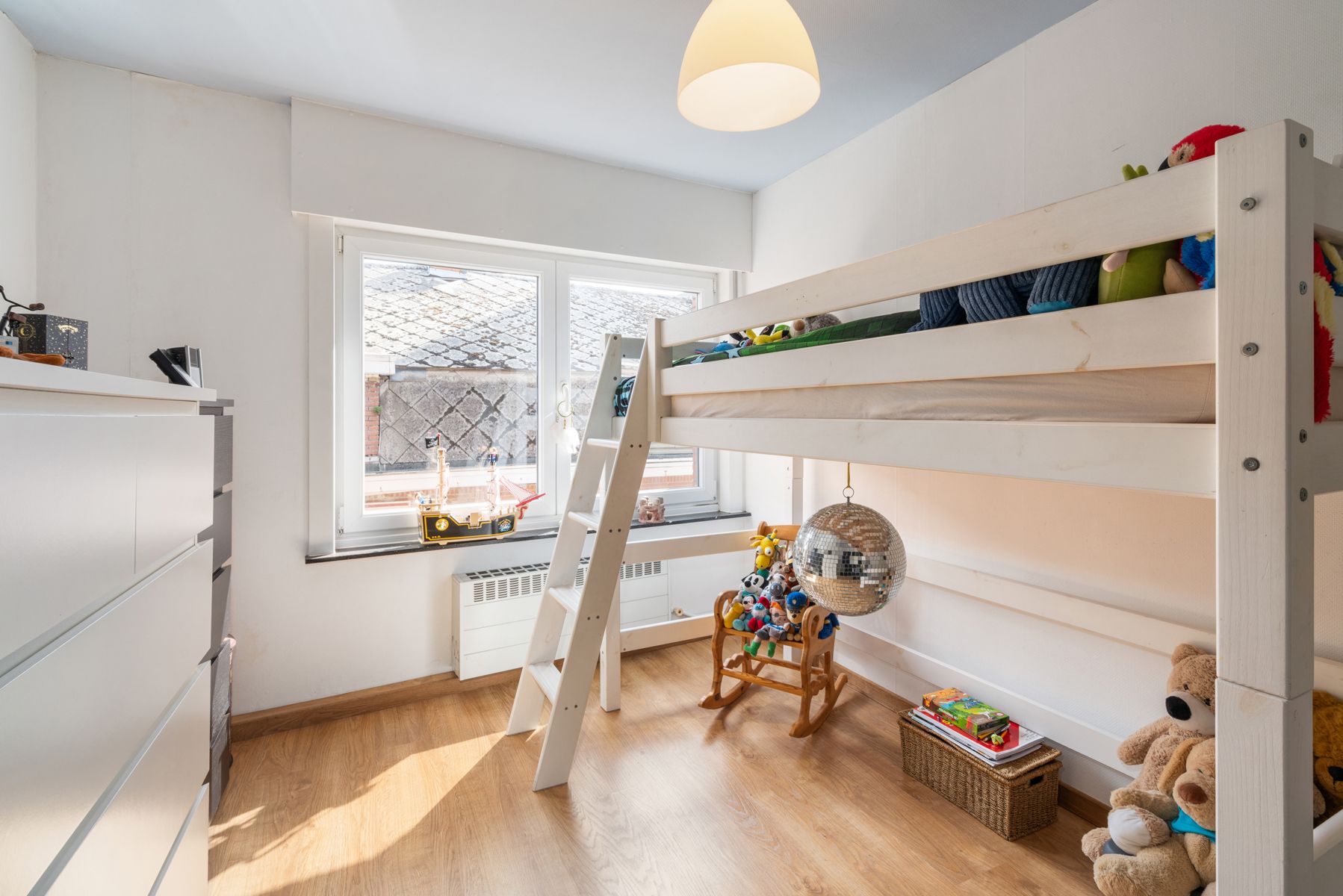 Instapklare halfopen bebouwing met 4 slaapkamers en tuin foto 9