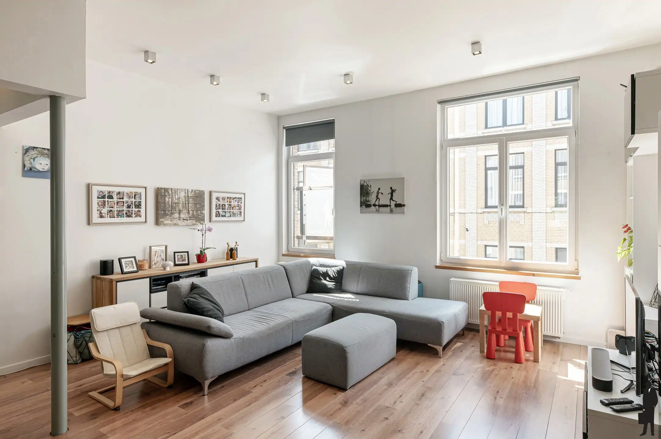 Ruime bel-étagewoning met 3 staanplaatsen en terras foto 11