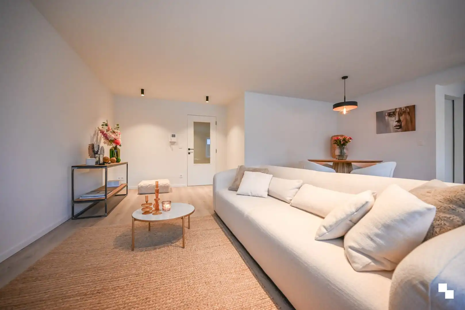 Hoogwaardig afgewerkt appartement in hartje Ingelmunster foto 6