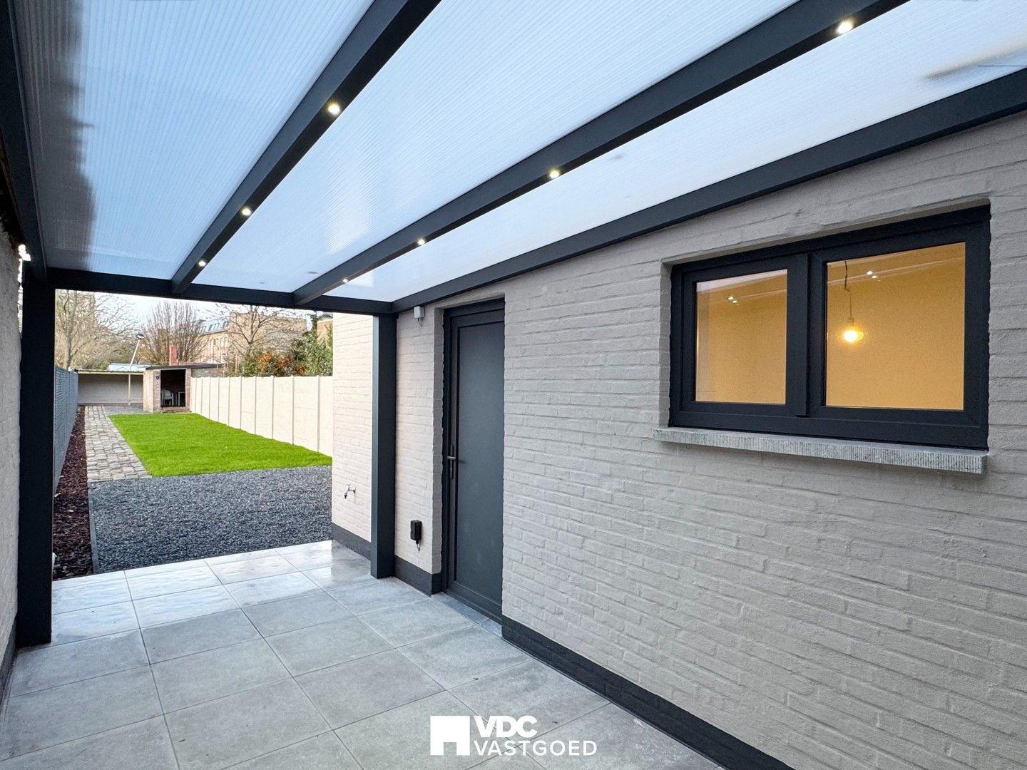 Volledig vernieuwde woning (170 m²) met tuin en garage foto 15