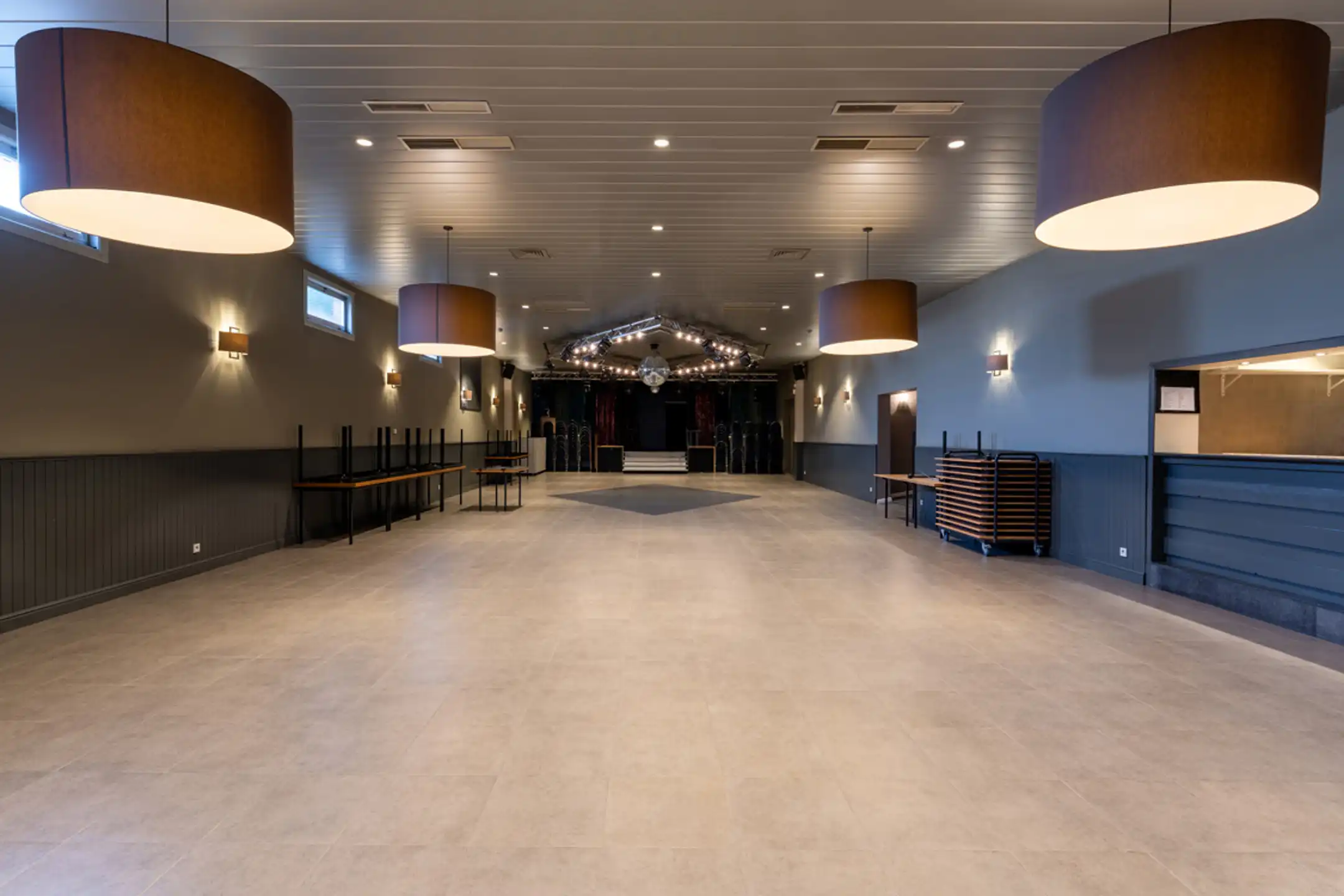 Zeer rendabele feestzaal met café en woonst foto 7
