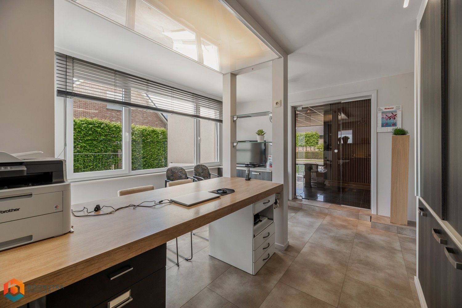 Handelsgelijkvloers met garage & woonst op toplocatie foto 7