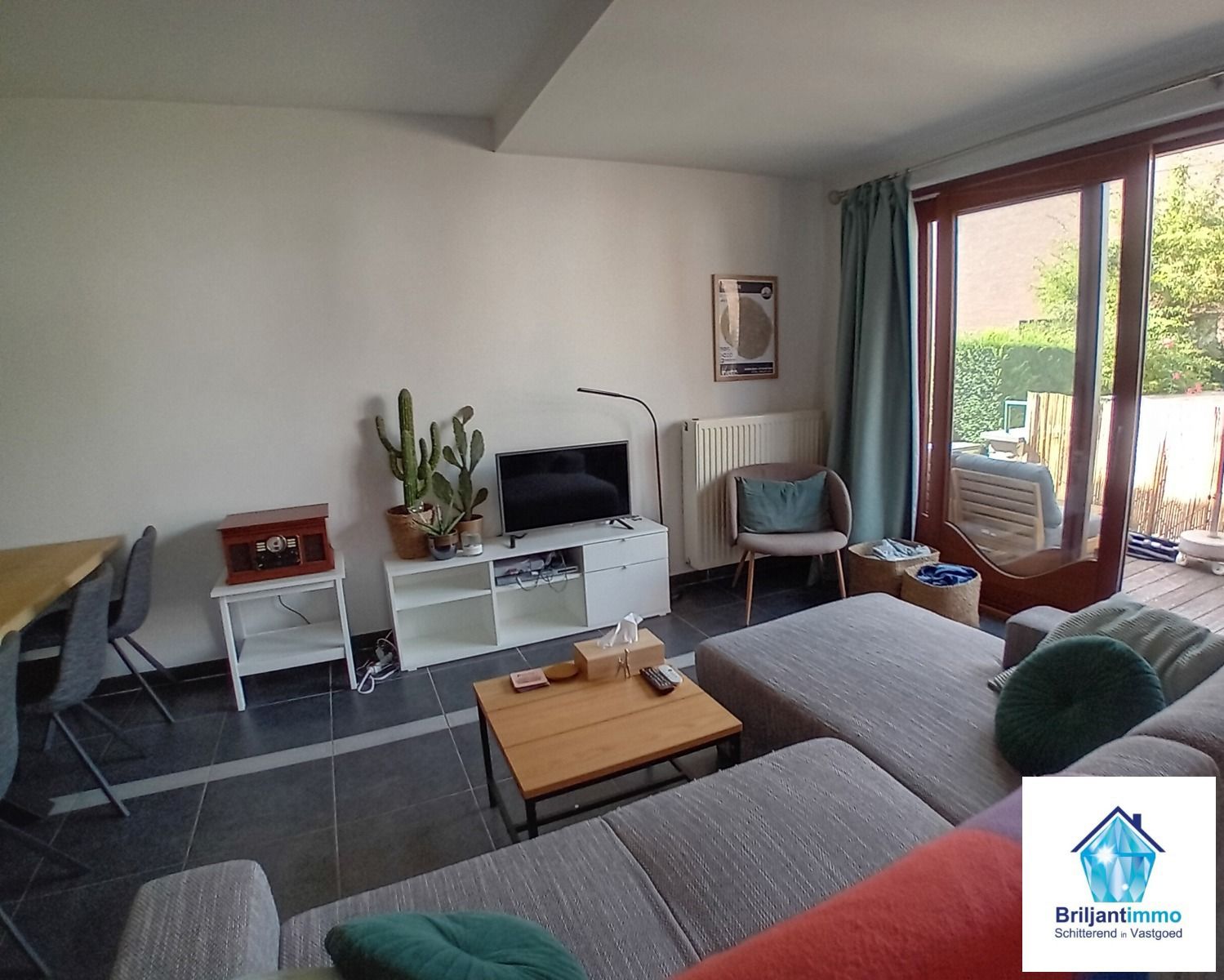 Lichtrijk appartement met 1 slp, knus terras en parking foto 4