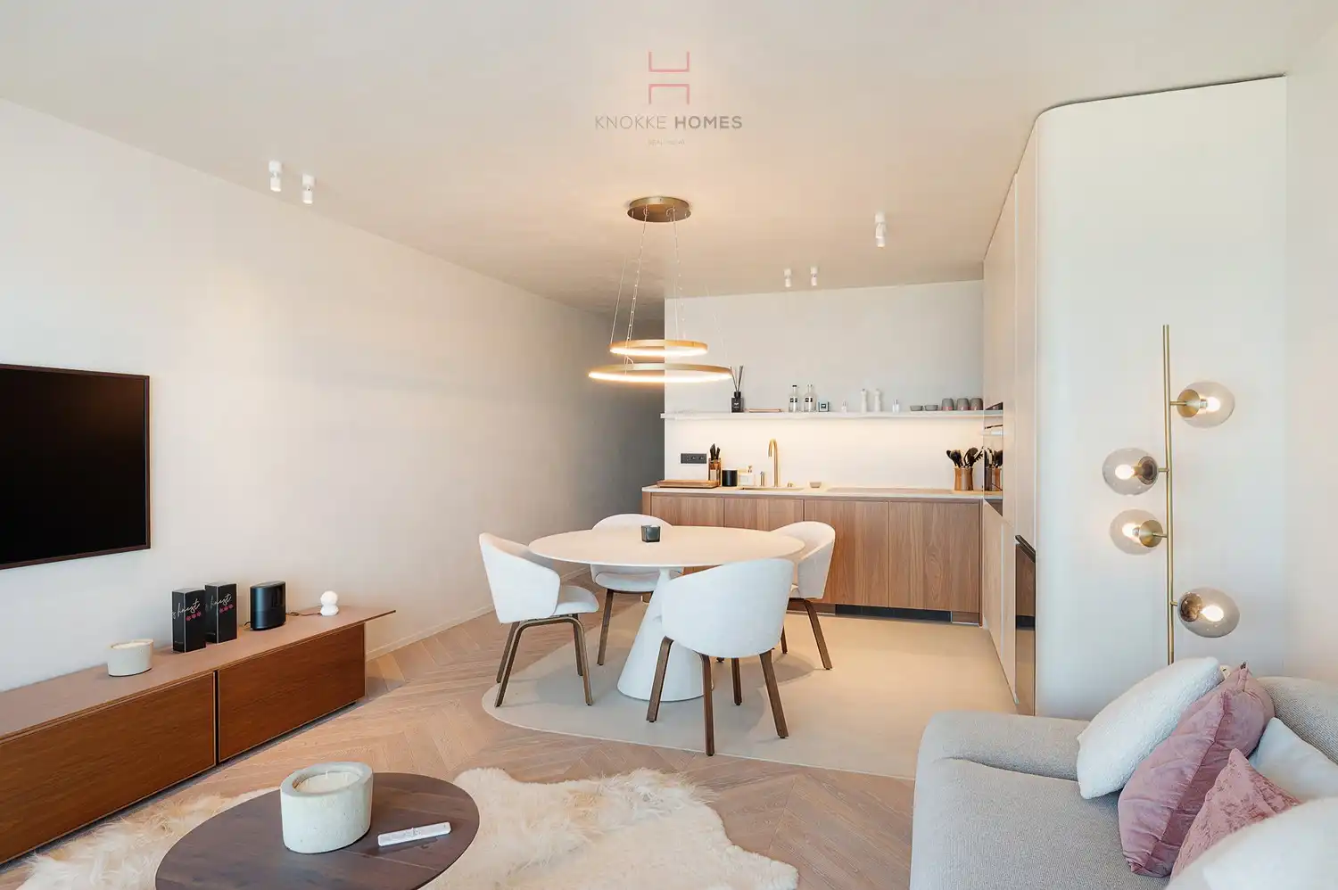 Stijlvol gerenoveerd appartement op het Rubensplein met een prachtig frontaal zicht op zee foto 11