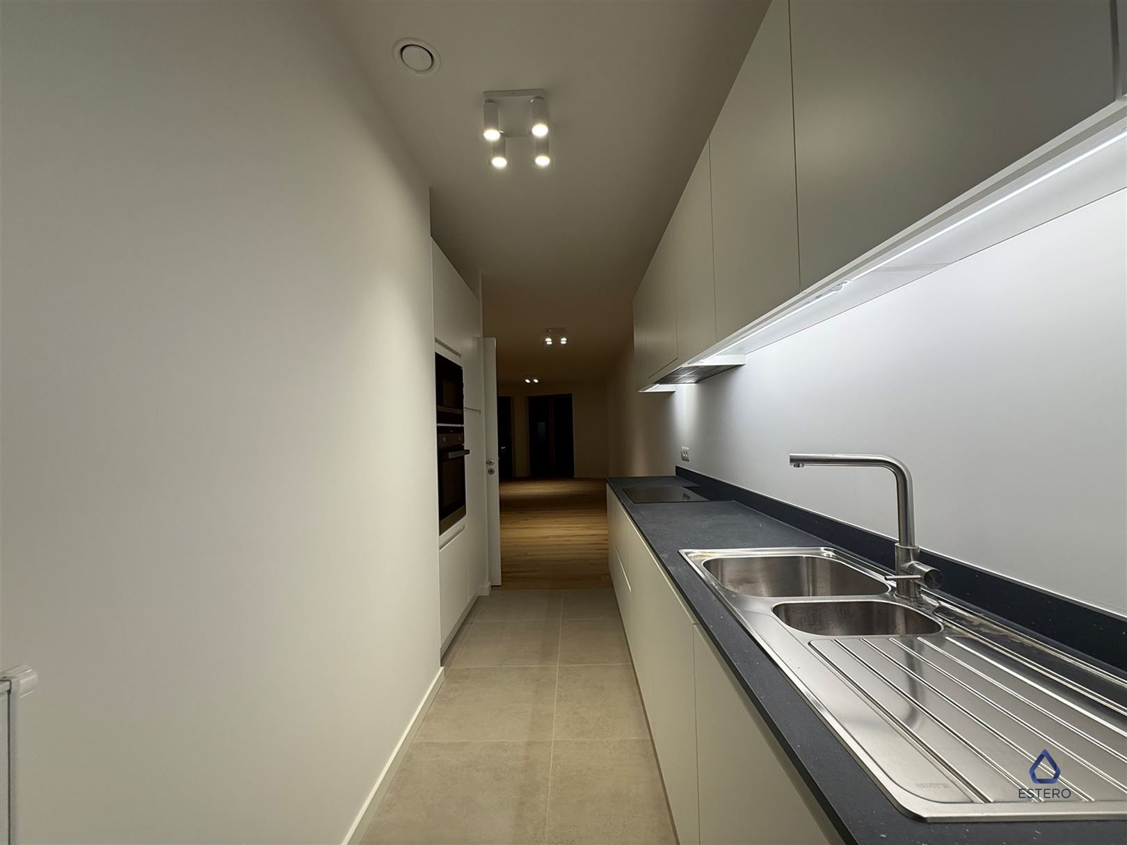 Modern nieuwbouwappt 2-SLK met Terras te Tour & Taxis foto 8