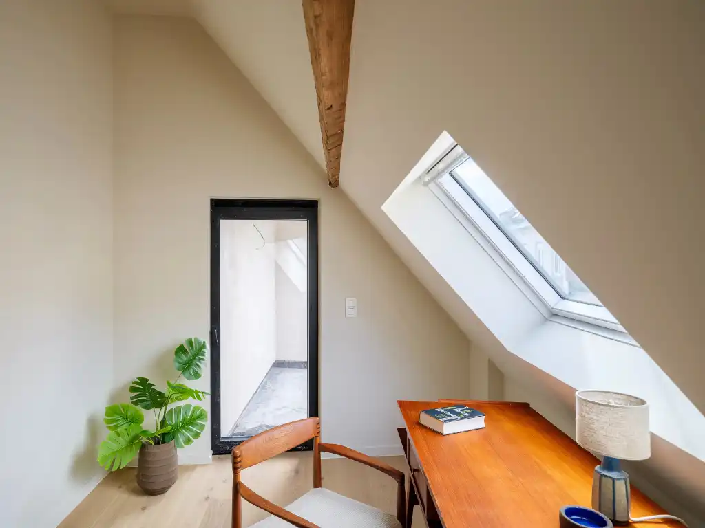 Stijlvol gerenoveerd duplexappartement met zonnig terras in het centrum van Gent foto 10