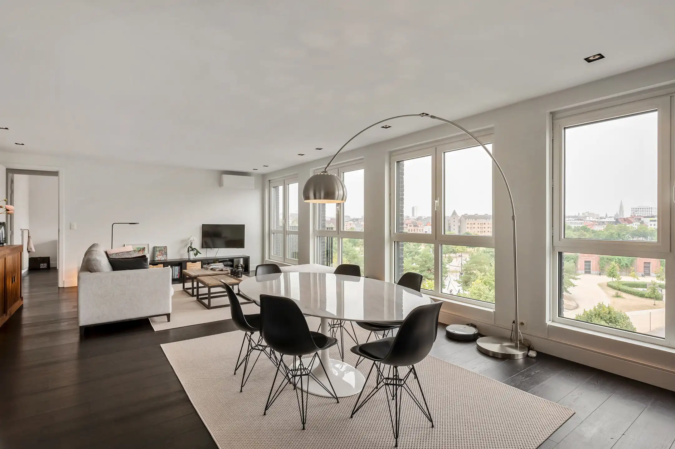 Instapklaar 2-slaapkamerappartement met panoramisch uitzicht en zuidwestgericht terras foto 10