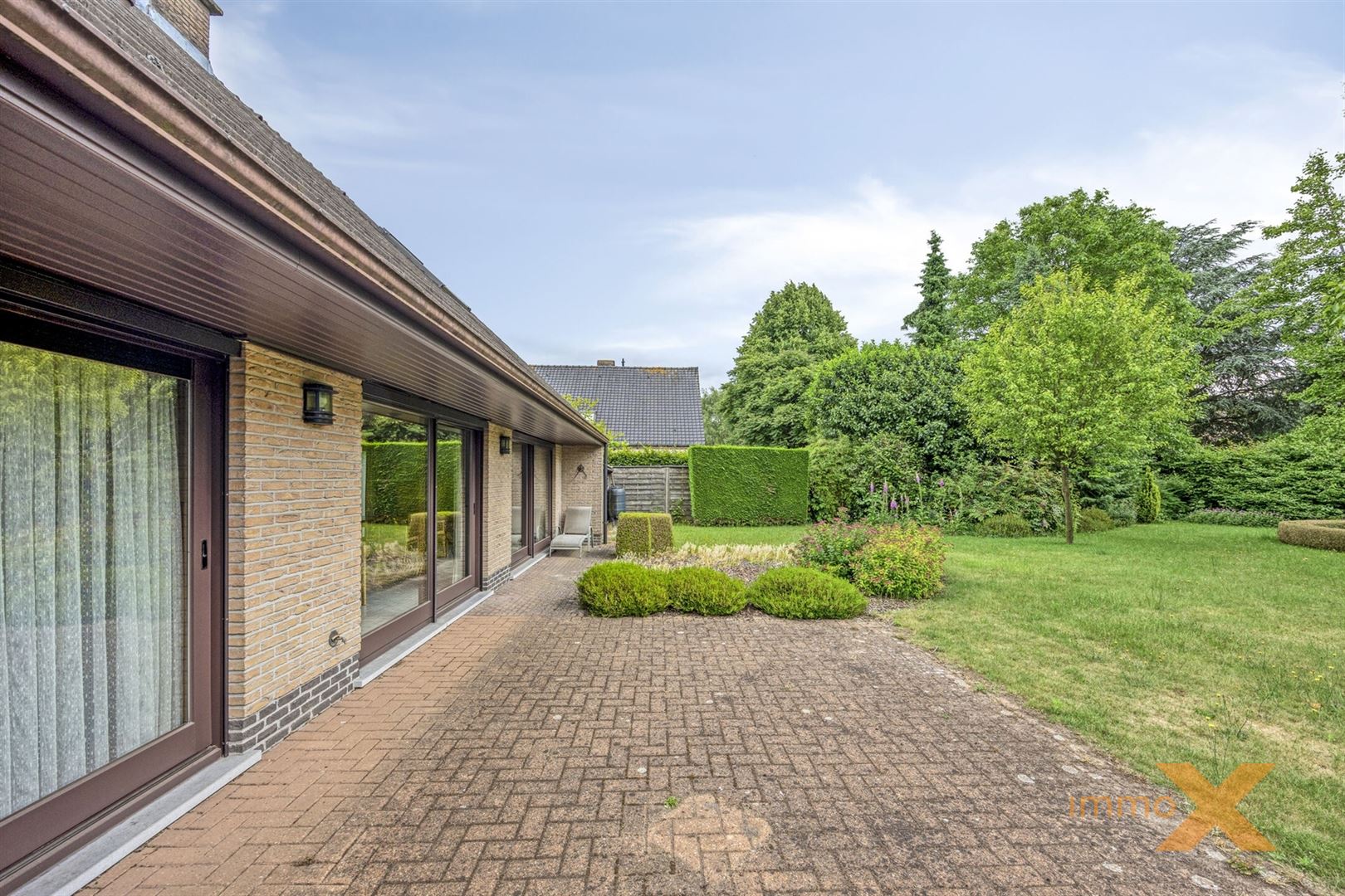 OP TE FRISSEN RUIME VILLA MET GROTE TUIN foto 22