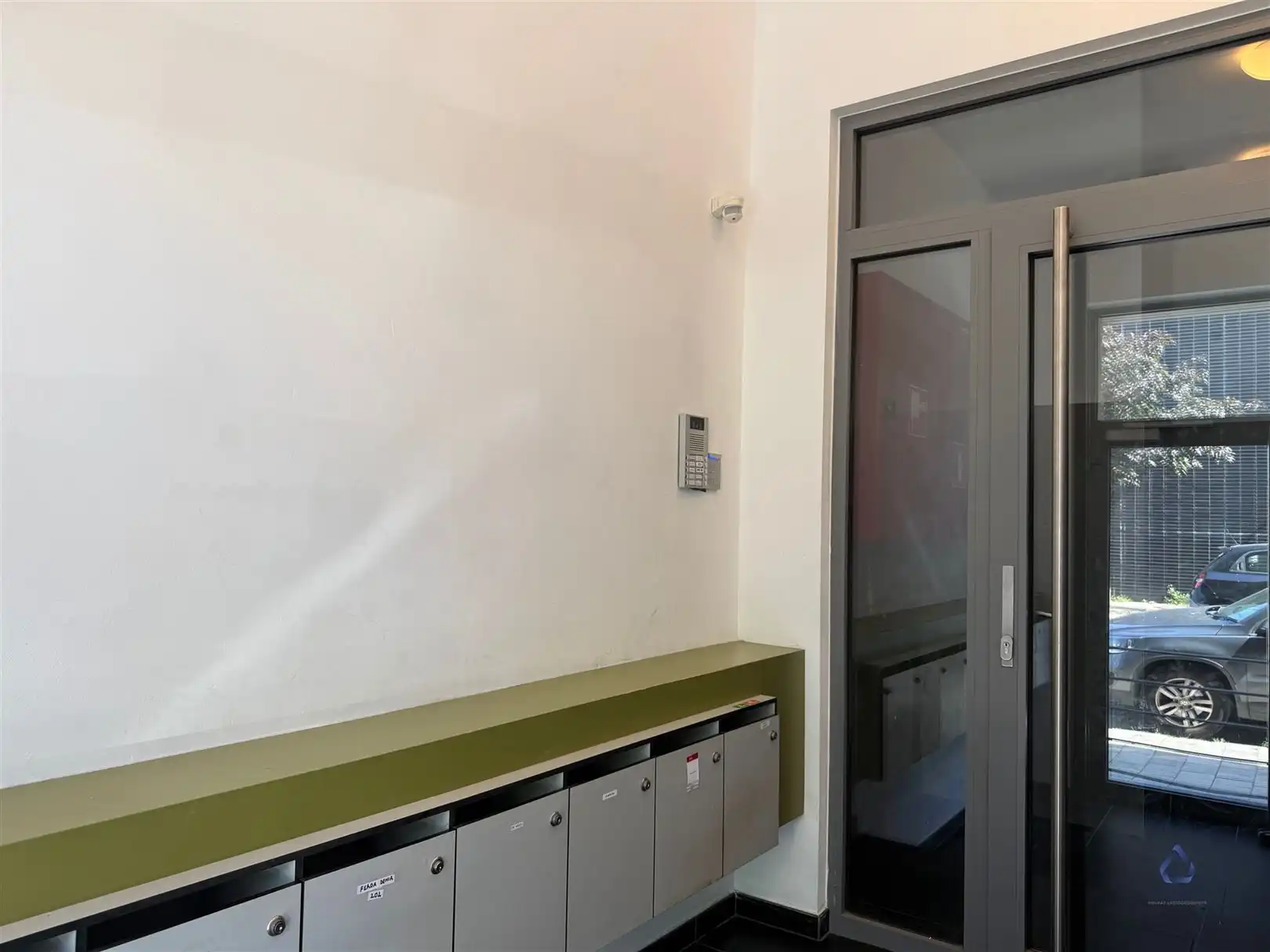 Uniek 2slpk appartement met gezellige binnenkoer foto 3