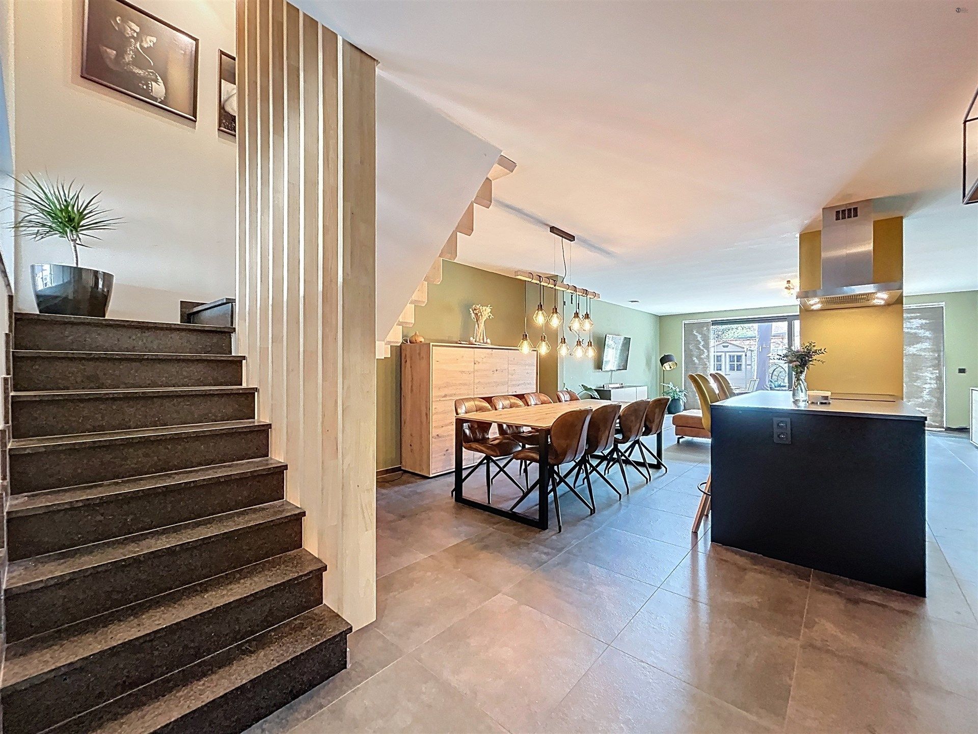 Ruime -BEN-woning met 4 slaapkamers met zuidwest tuin en overdekte carport op toplocatie foto 8
