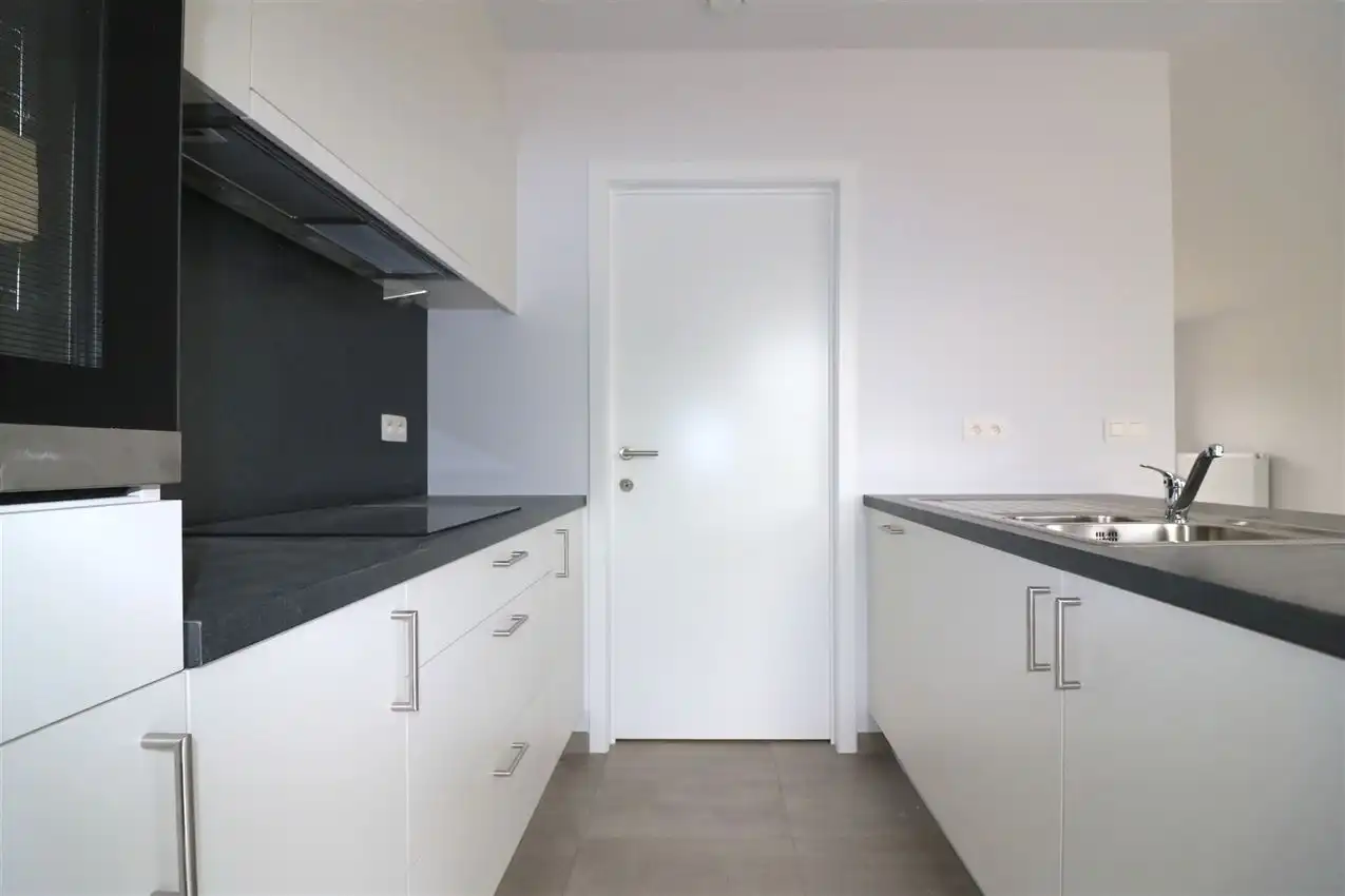 Niewbouwwoning met 3 slpk, tuin, gunstige ligging foto 8