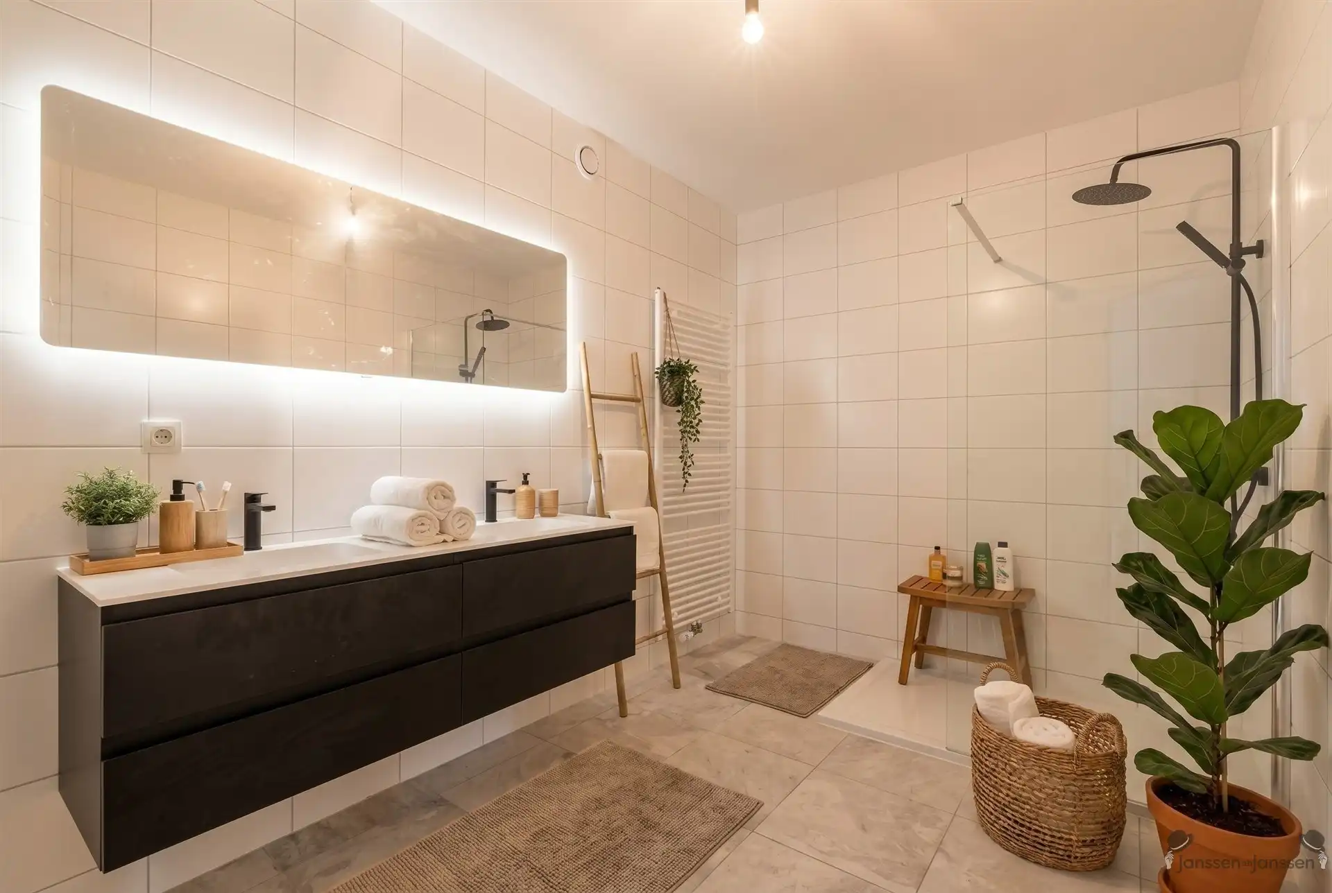 Instapklaar appartement van 103 m² op een gunstige ligging foto 12