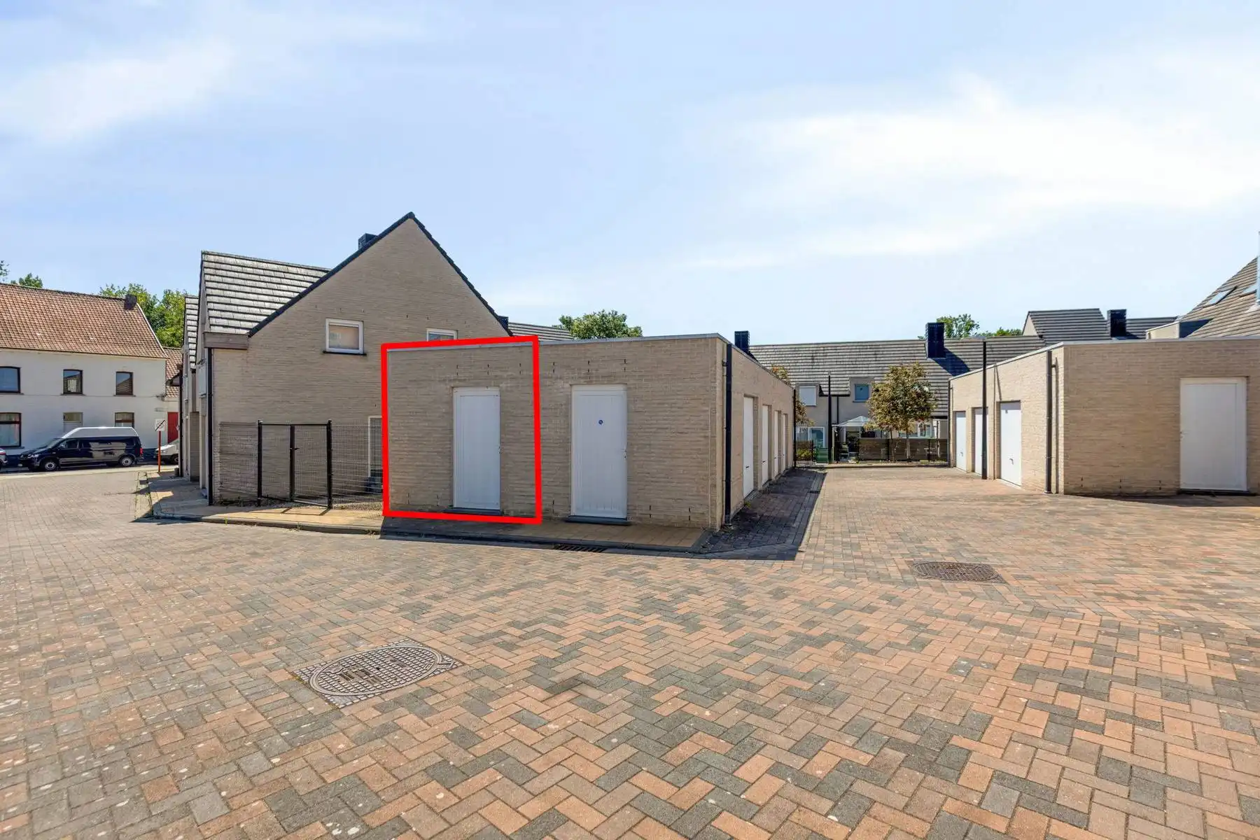 Recente energiezuinige woning met garage en zonnepanelen foto 19