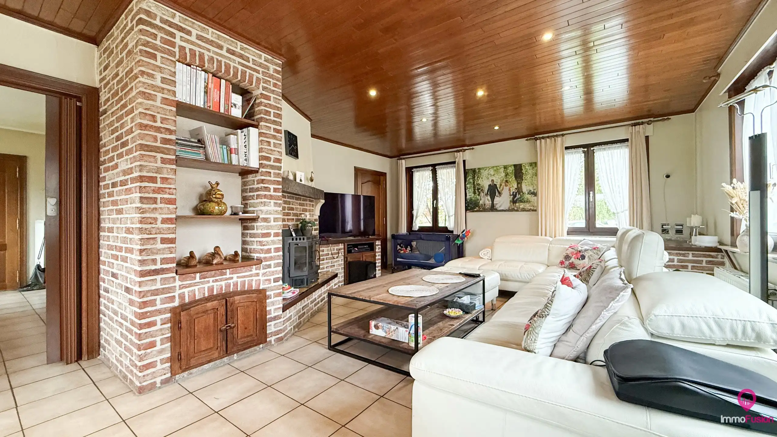 Prachtige landelijke woning met grote omheinde tuin en 3 slpk! foto 2