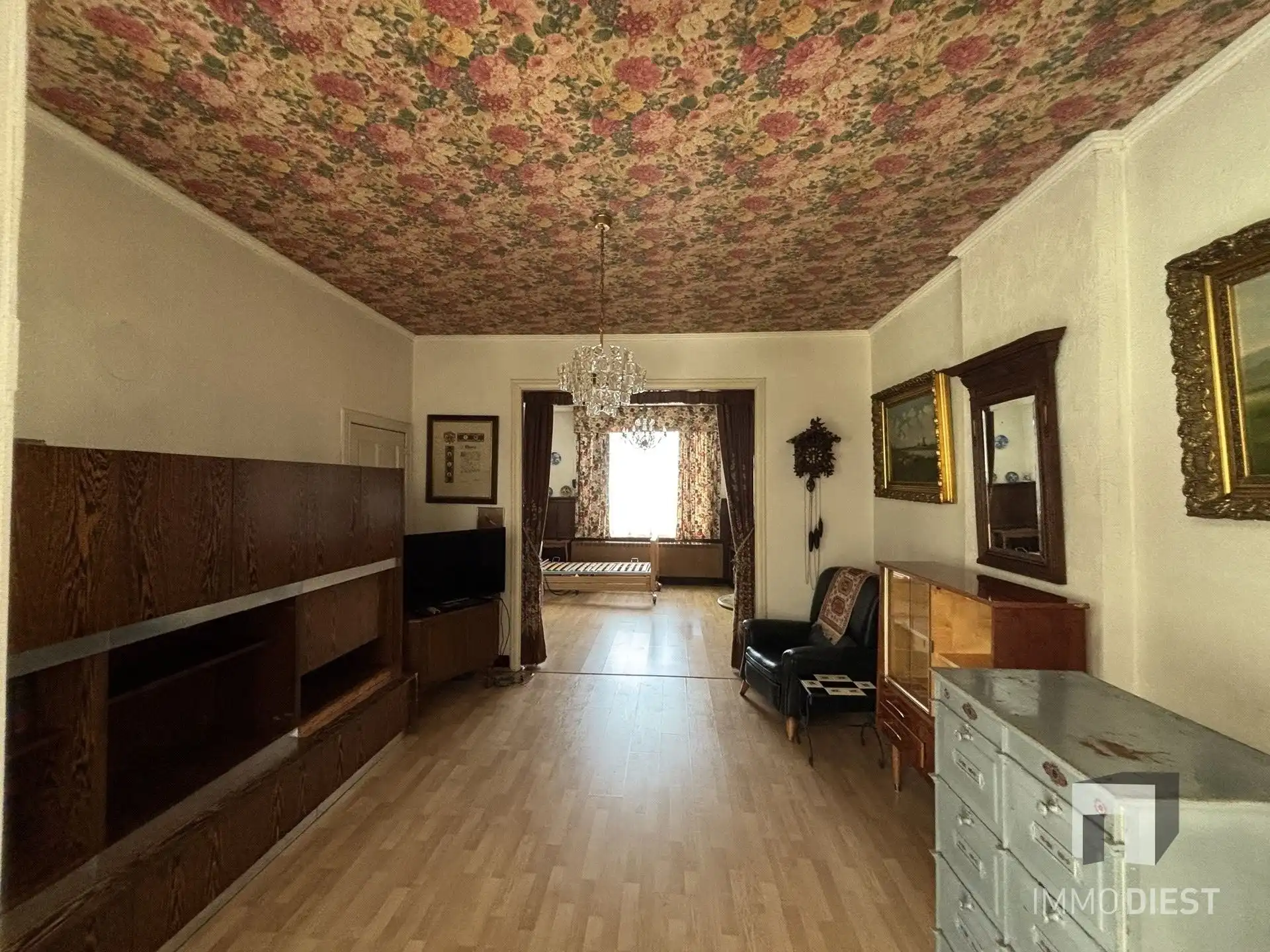 Ruime kluswoning met 3 slaapkamers, garage en tuin foto 8