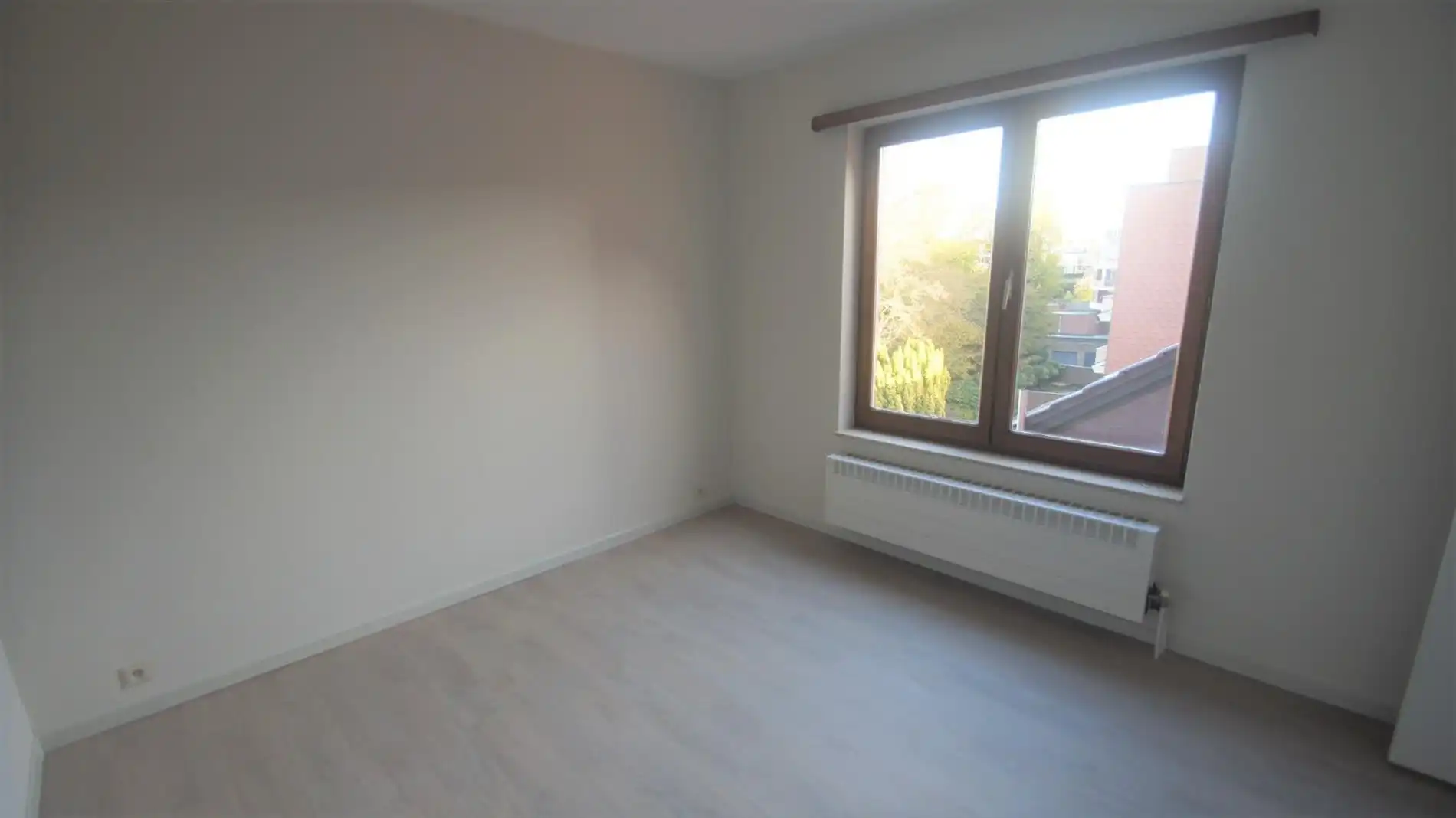 Zeer goed gelegen dakappartement met 2 ruime slpks foto 7