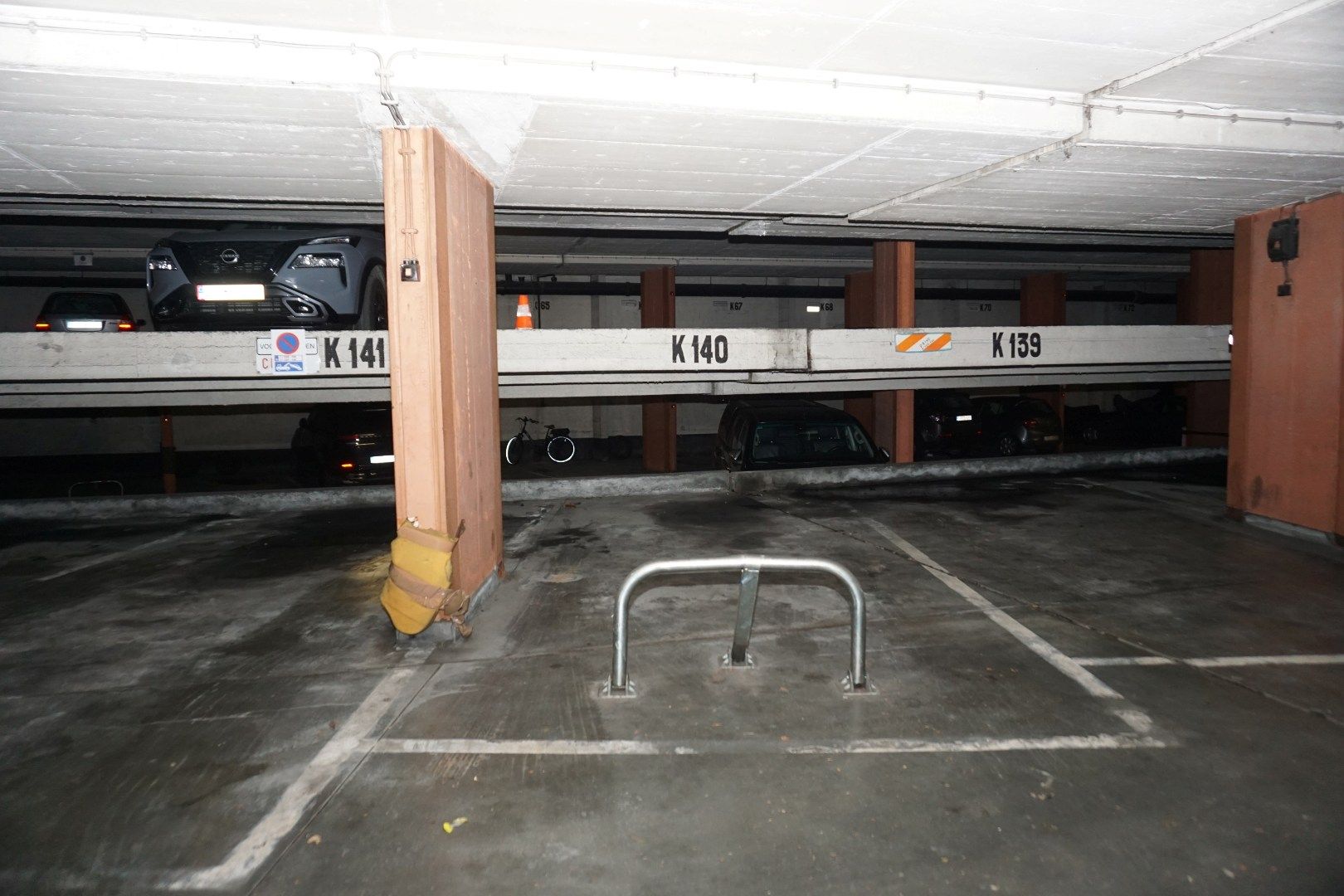 Autostaanplaats in parking Leopold foto {{pictureIndex}}