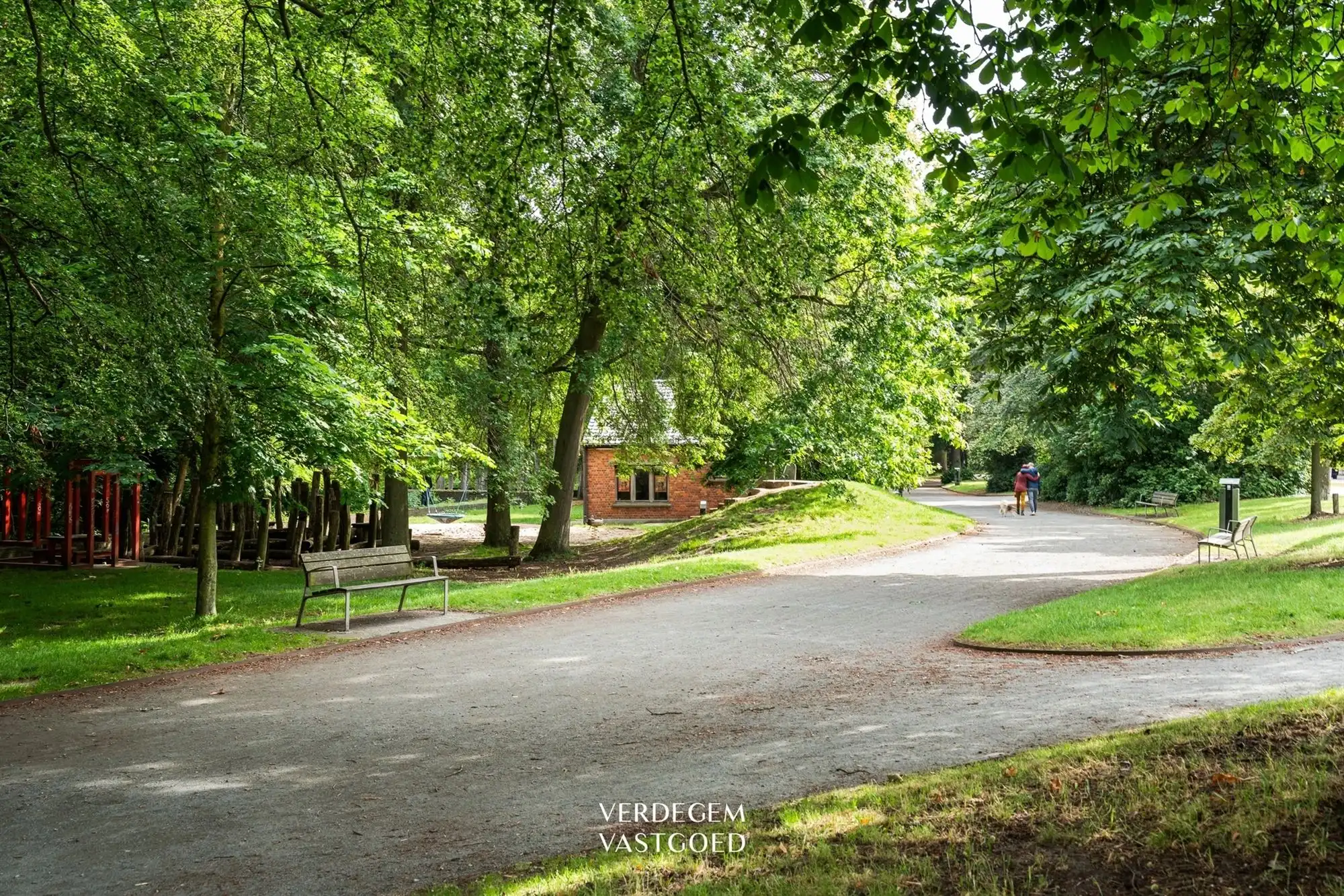 Karaktervolle stadswoning met 5 slaapkamers nabij het Groene Valleipark foto 13