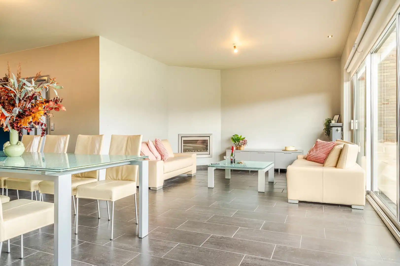 Ruime instapklare woning met garage foto 3