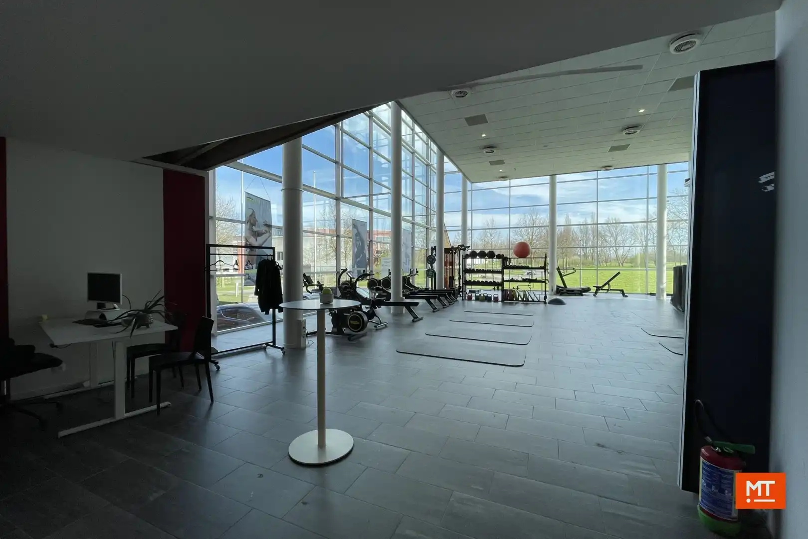 Gelijkvloerse handelsruimte te huur foto 3