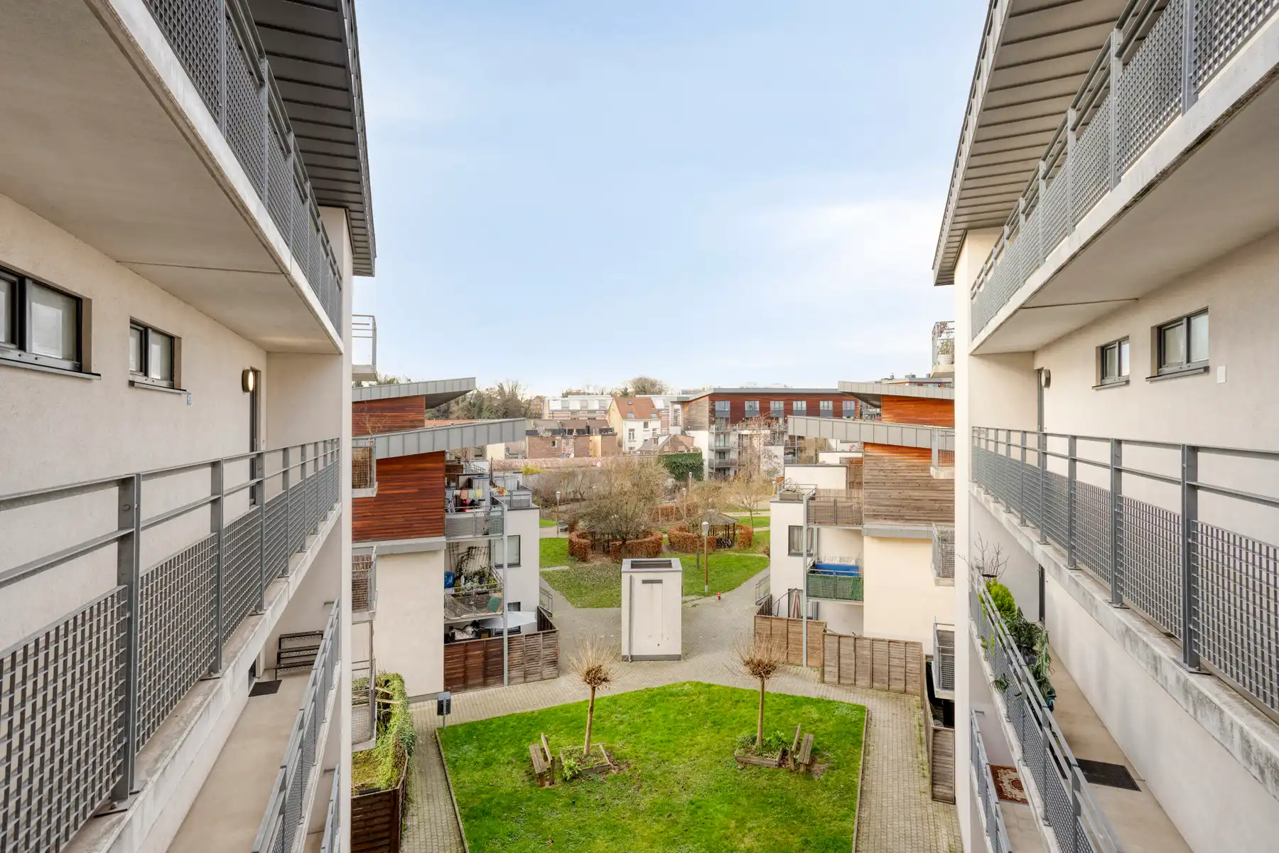 Leemans Immobiliën biedt u dit energiezuinige appartement aan met een adembenemend uitzicht over Brussel. foto {{pictureIndex}}