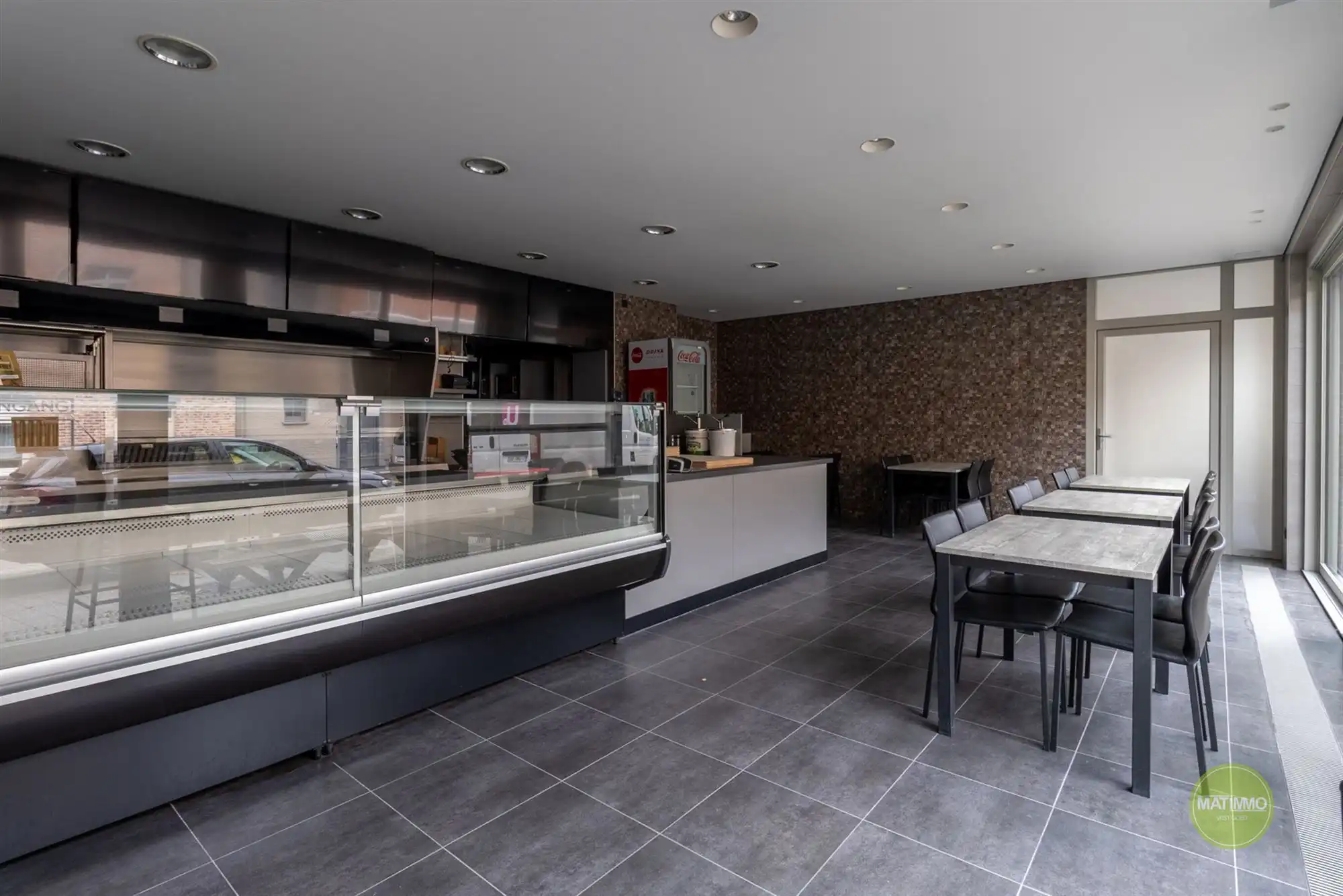 Commercieel handelspand met duplex appartement in Balen foto 2