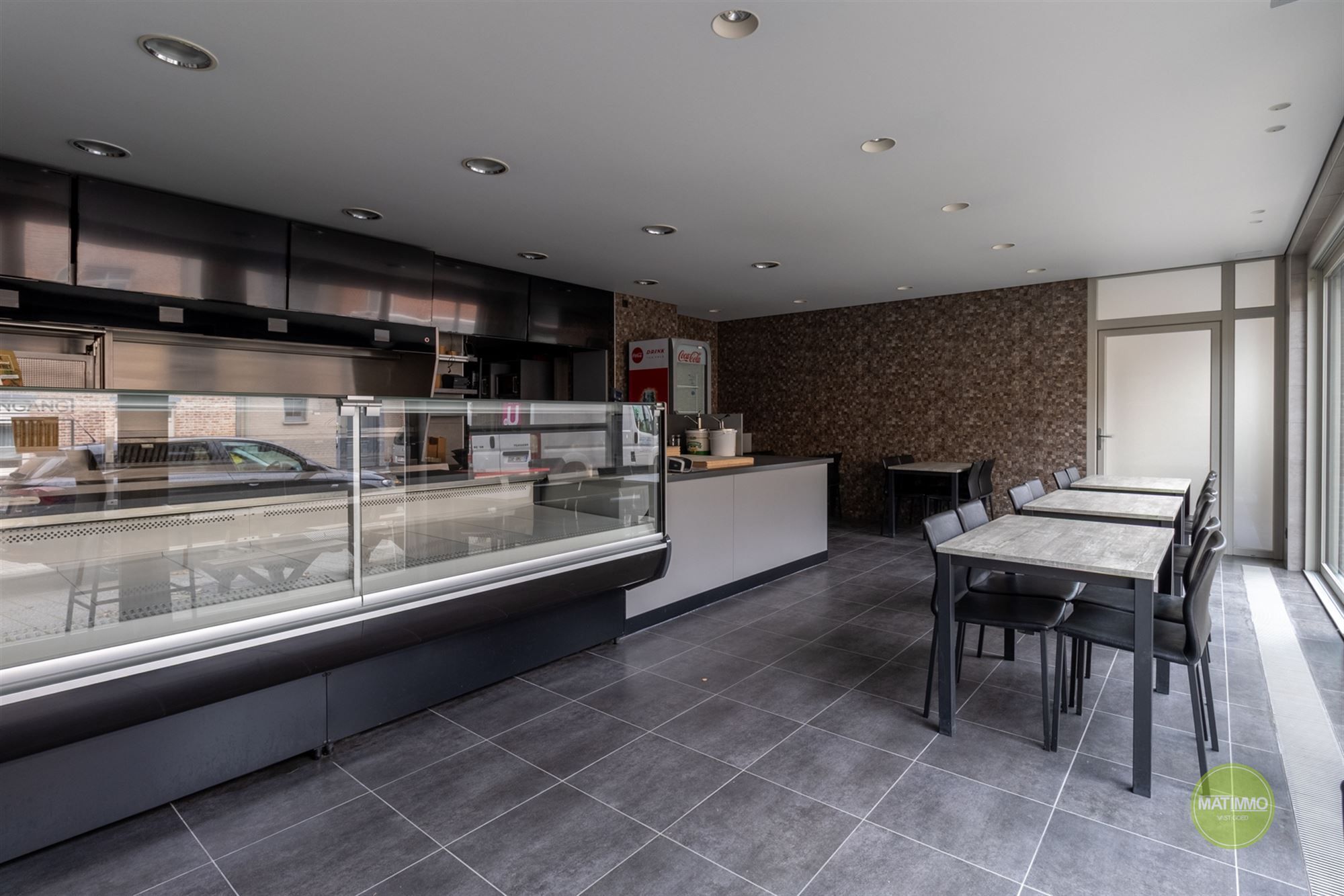 Commercieel handelspand met duplex appartement in Balen foto 2