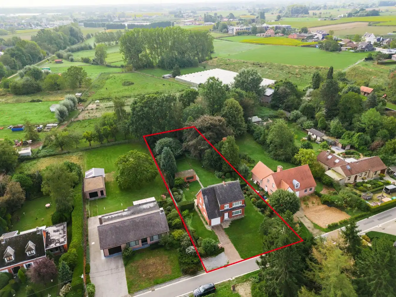 TOPLOCATIE! RUIME WONING MET 4 SLK OP 1.980 m²! foto 2