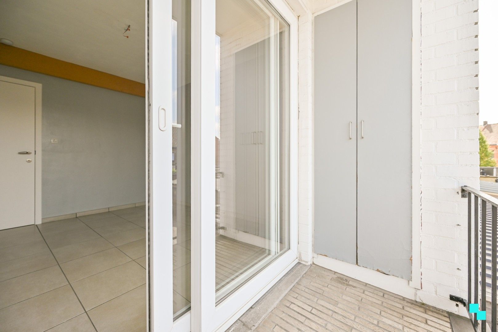 Energiezuinig, instapklaar tweeslaapkamerappartement te Roeselare foto 16