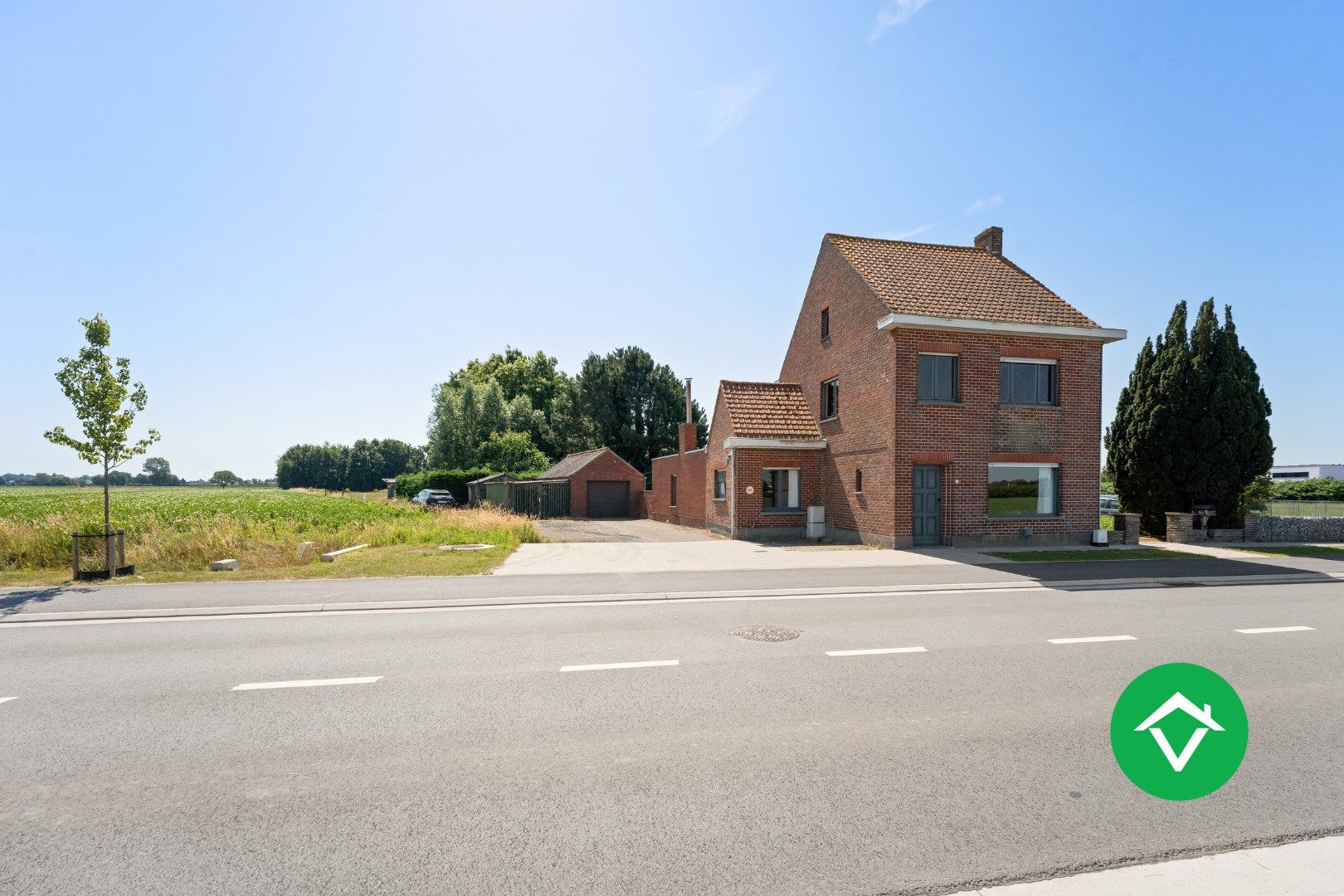 Woning met 3 slaapkamers en garage te Koekelare  foto 2