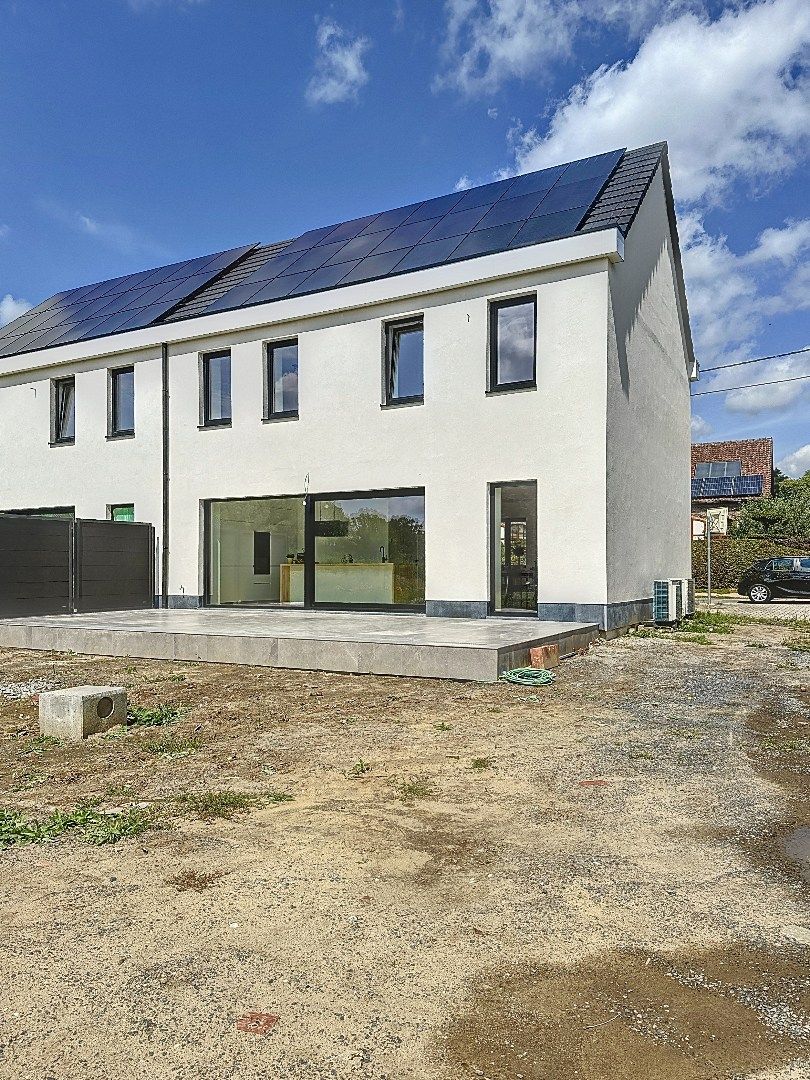 Instapklare vernieuwbouwwoning in het hart van Wezemaal foto 24