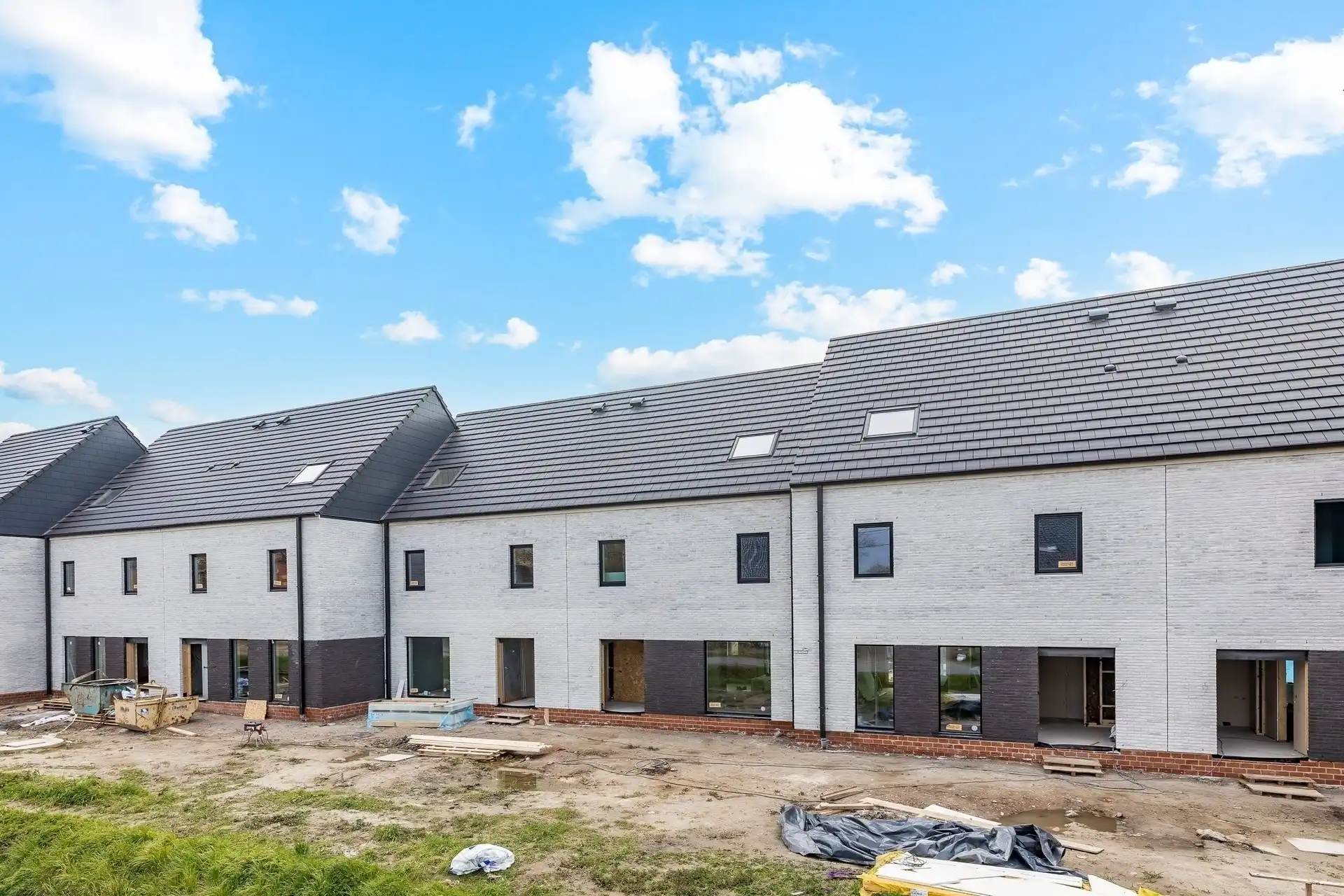 Nieuwbouwwoning met 3 slaapkamers in een zeer rustige buurt foto 2