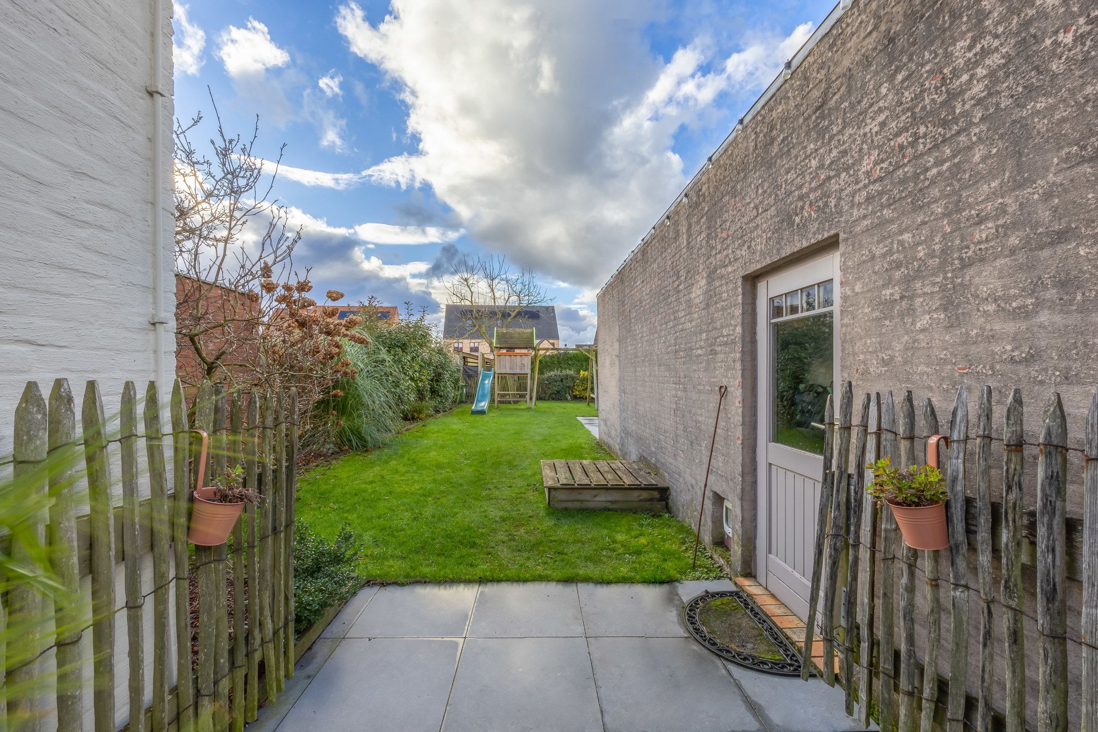 Charmante HOB met overdekt terras, omheinde tuin en garage foto 18