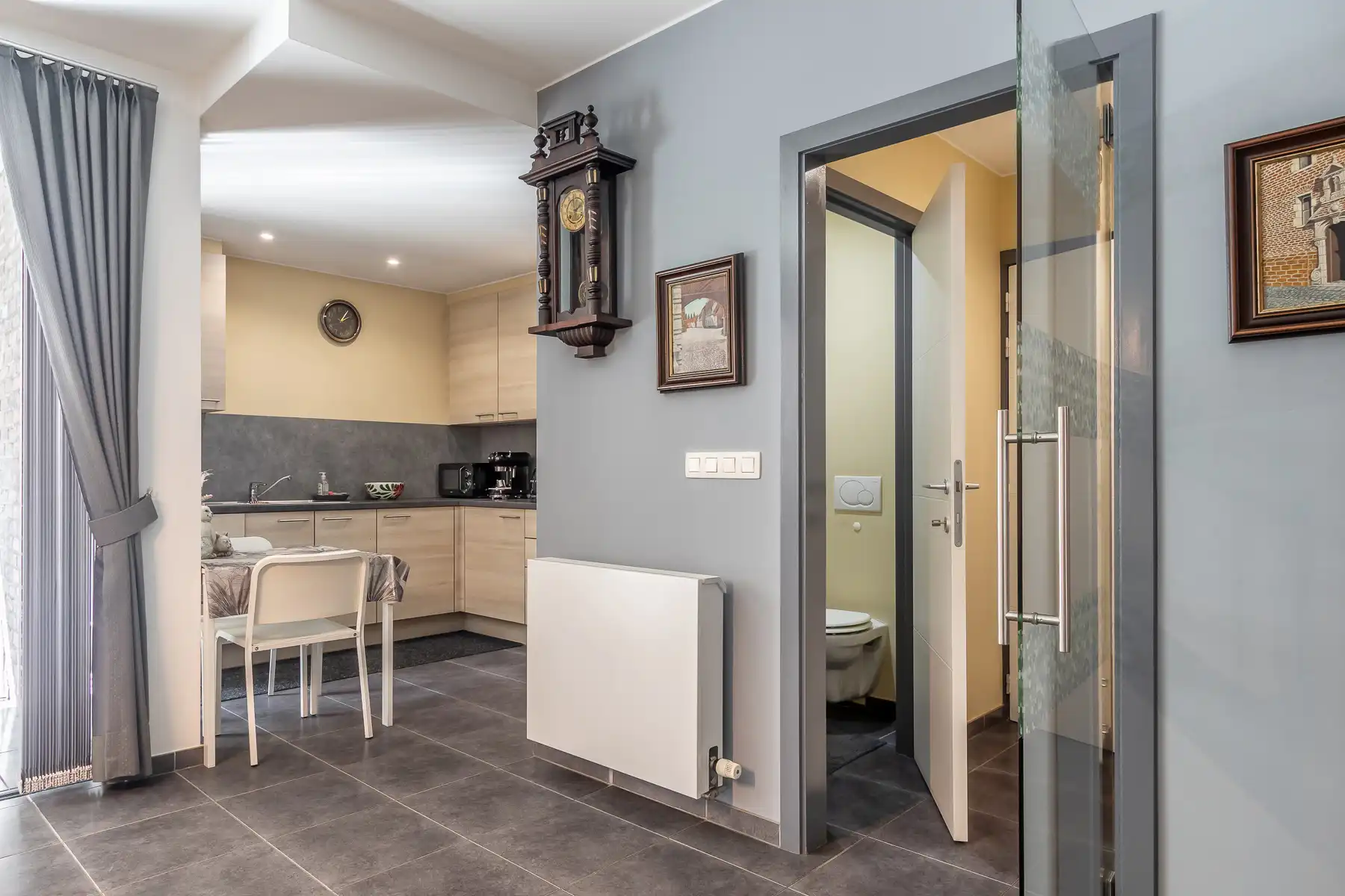 Gelijkvloersapp met 2 slaapkmrs, 2 terrassen + parkeerplaats foto 5