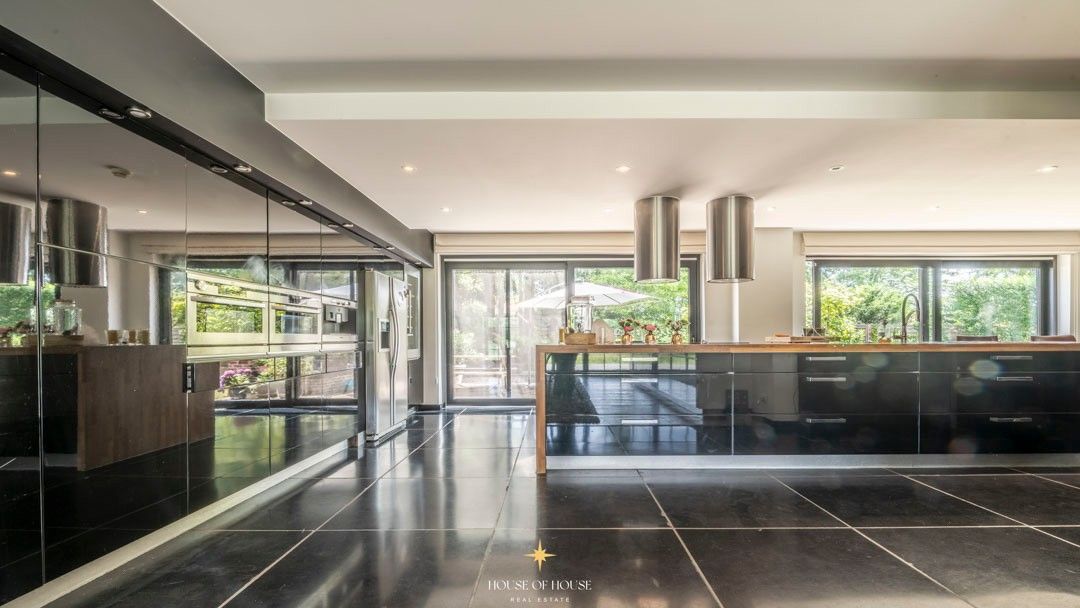 Sfeervolle landelijke villa met charmante tuin en prachtig verzicht foto 11
