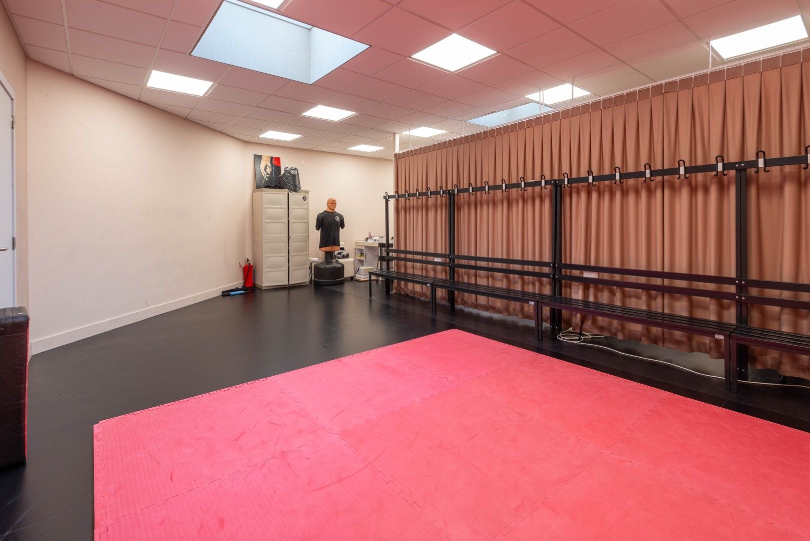 Verrassend ruim handelspand op Toplocatie! foto 13
