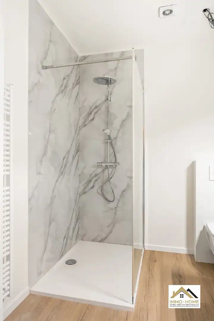 Gerenoveerde woning op topligging foto 11