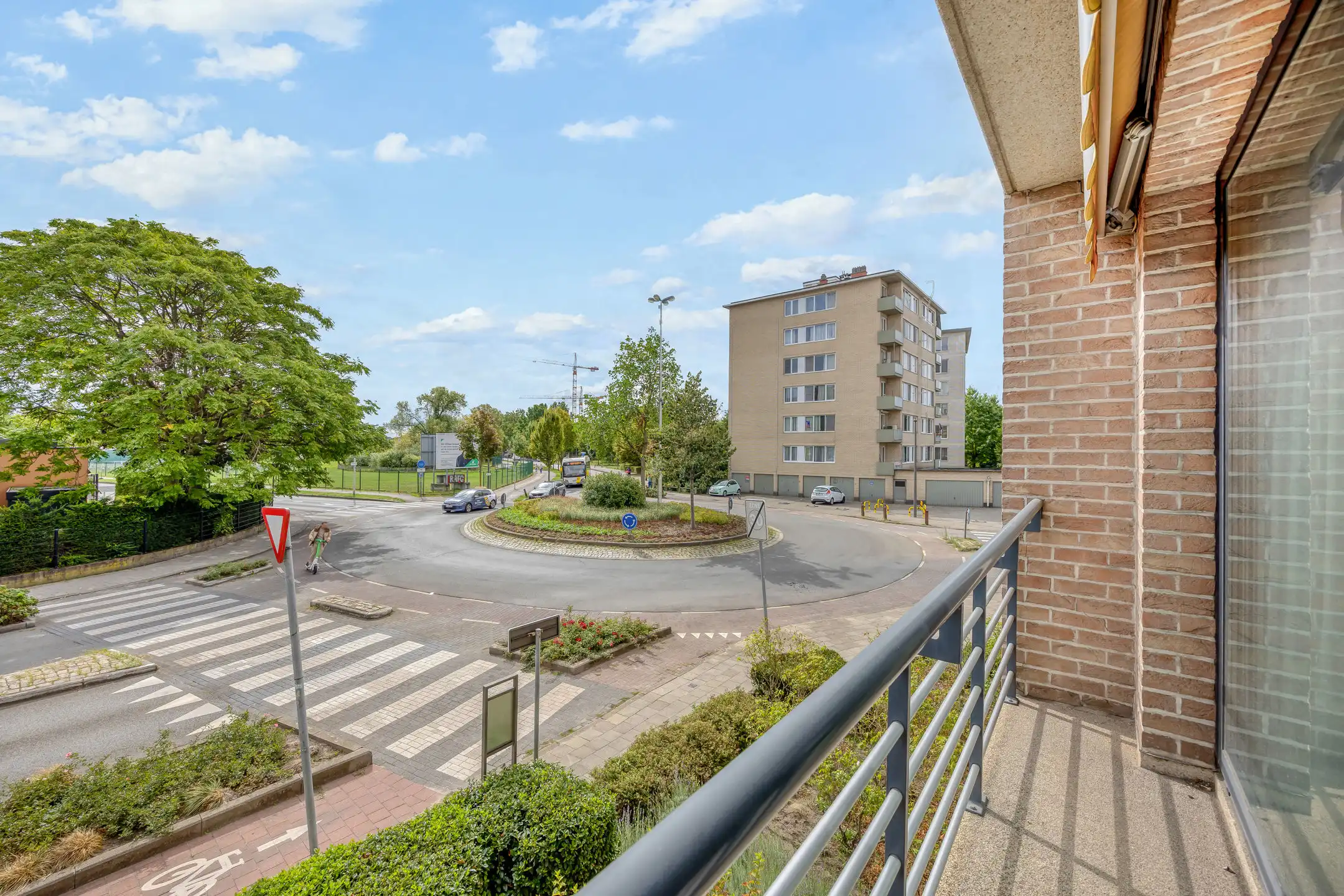 Mooi appartement op een 1v met 3 slaapkamers en terras en garage foto 4