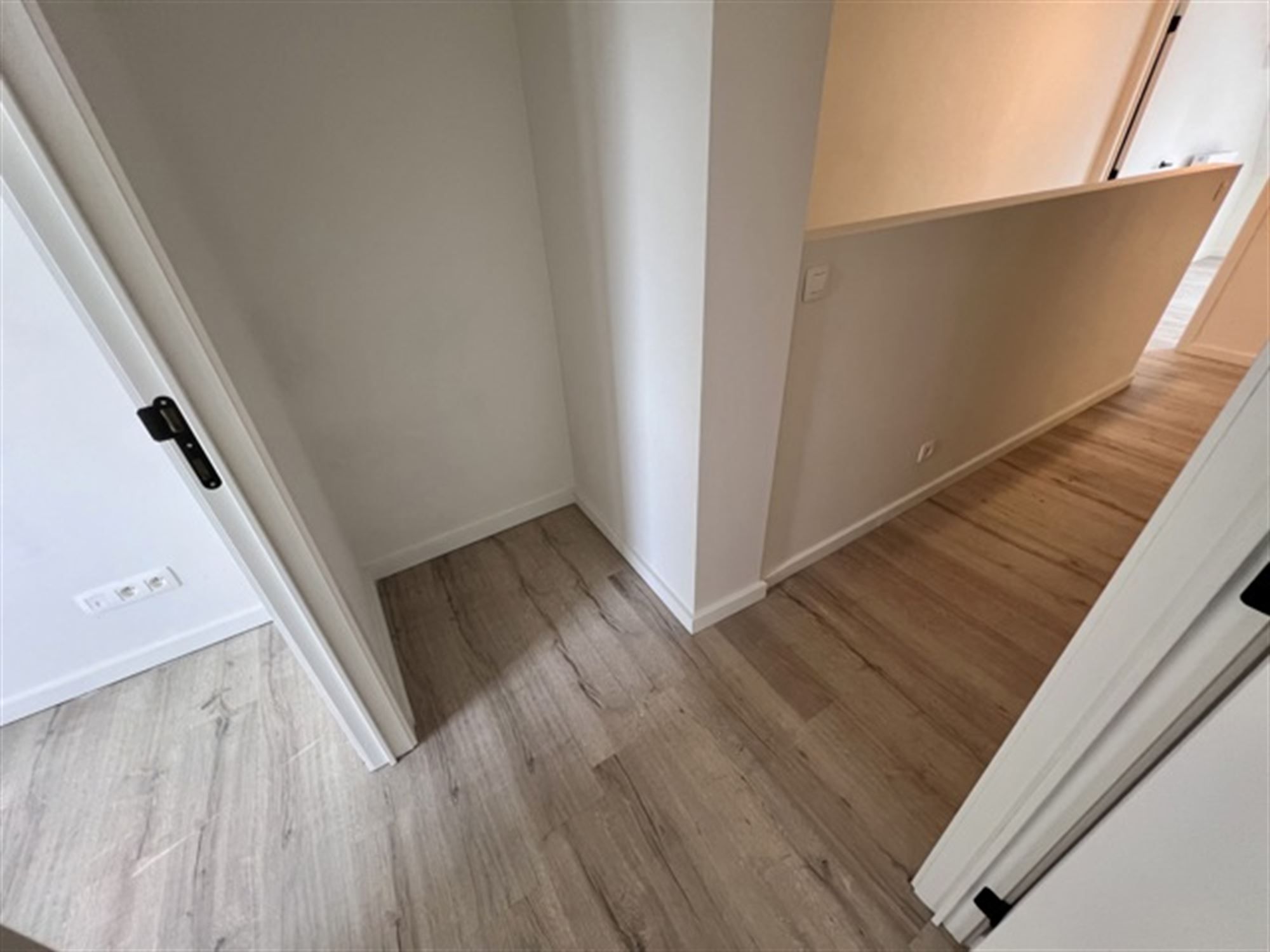 Gerenoveerde woning met 3 slaapkamers en tuin foto 26