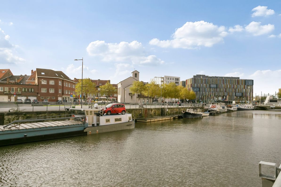 Stijlvol appartement met groot terras in centrum Aalst foto 18